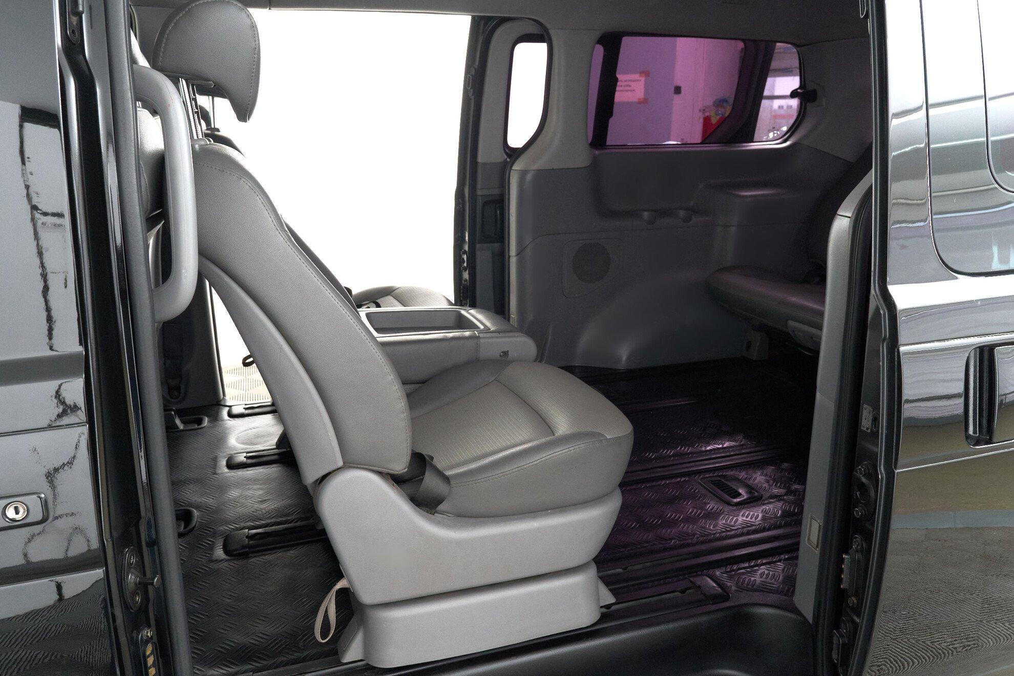 Hyundai Grand Starex 2011, черный