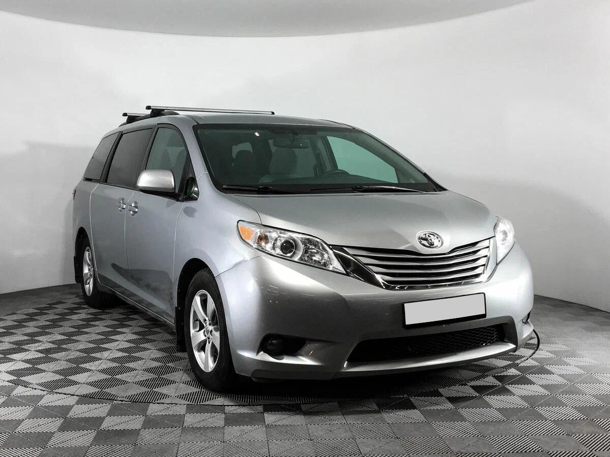 Toyota Sienna 2015, серебряный