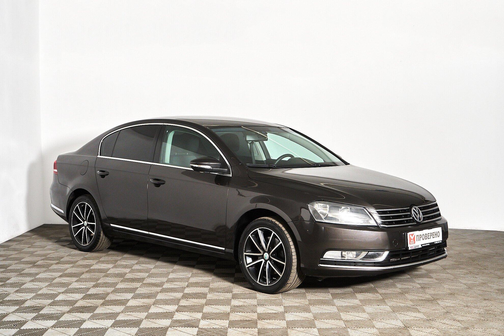 Volkswagen Passat 2011, серый