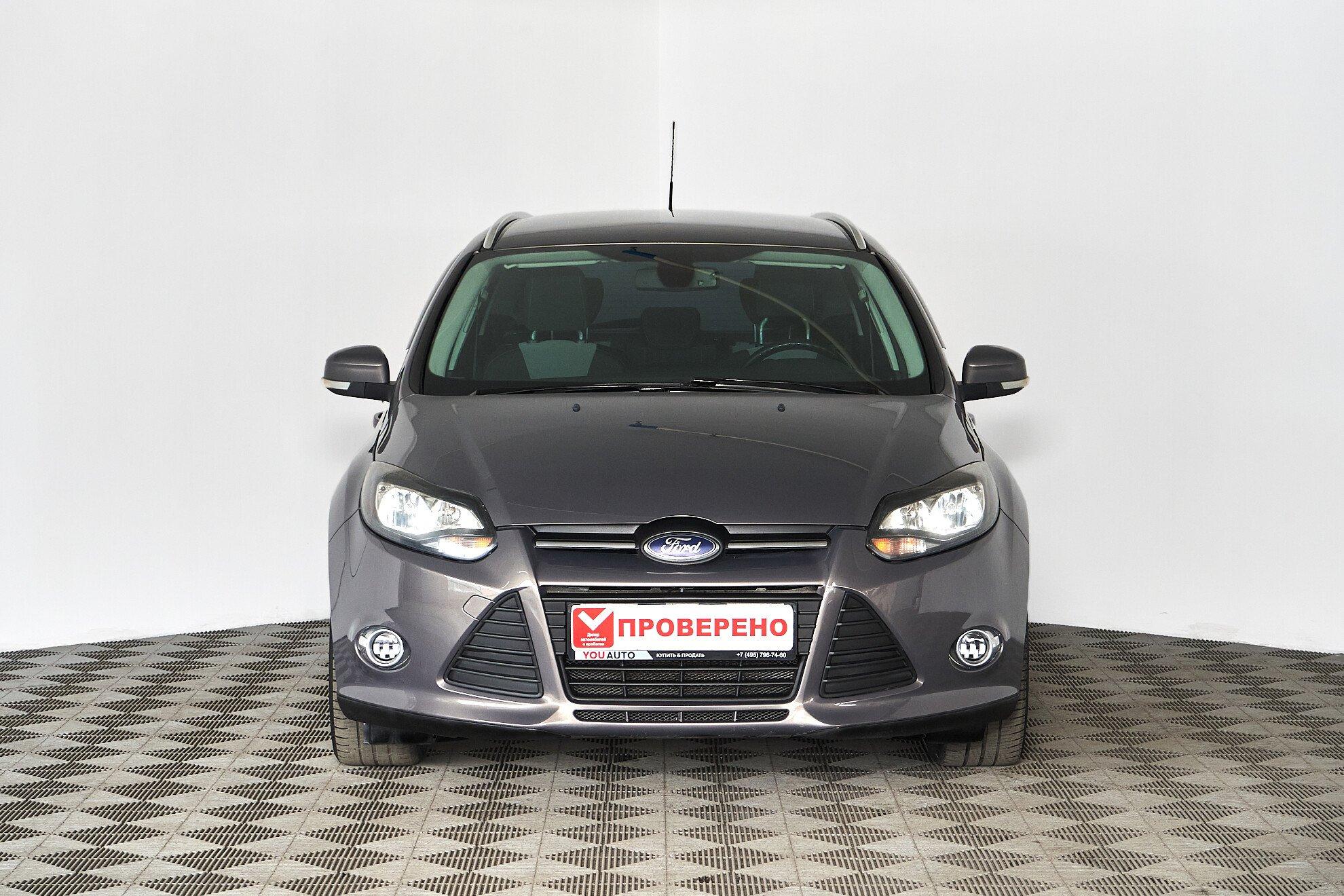 Ford Focus 2014, серый