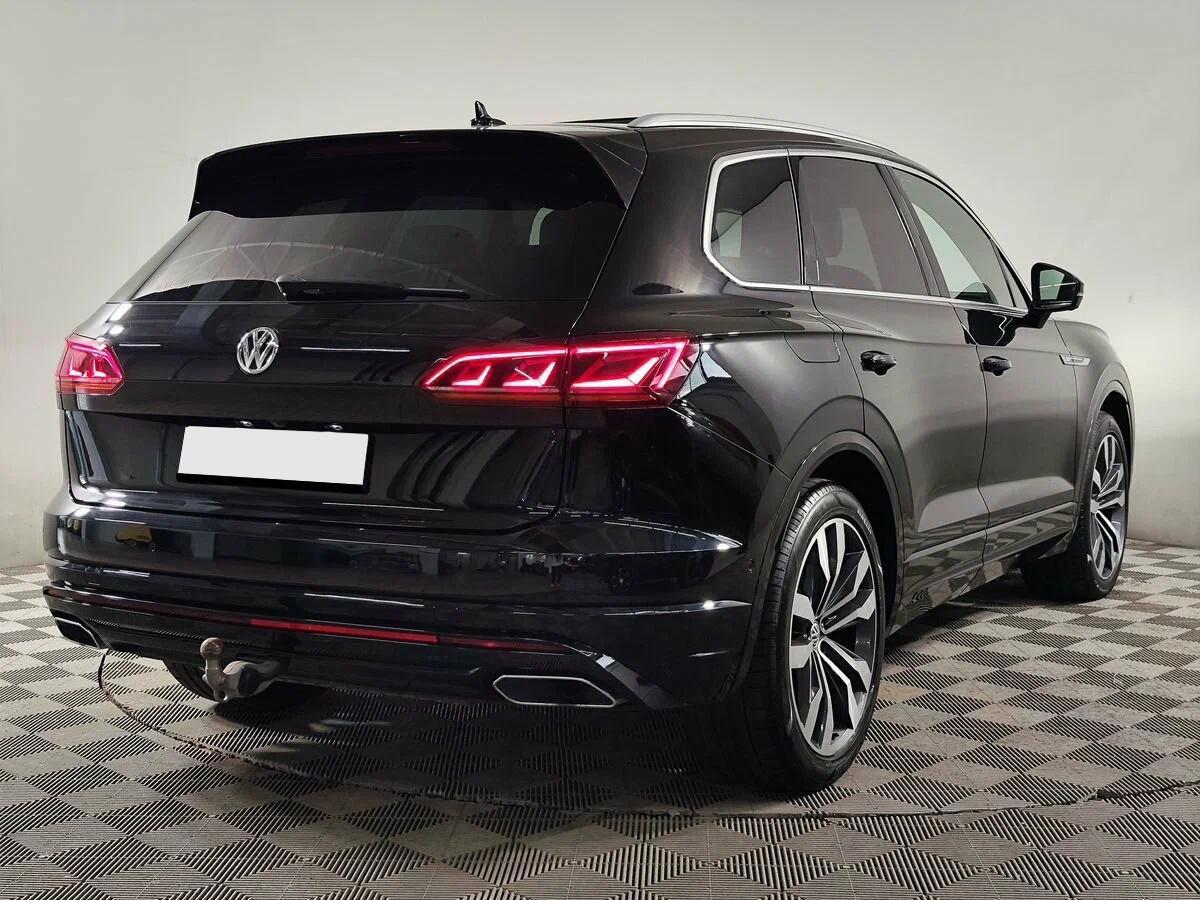 Volkswagen Touareg 2021, черный