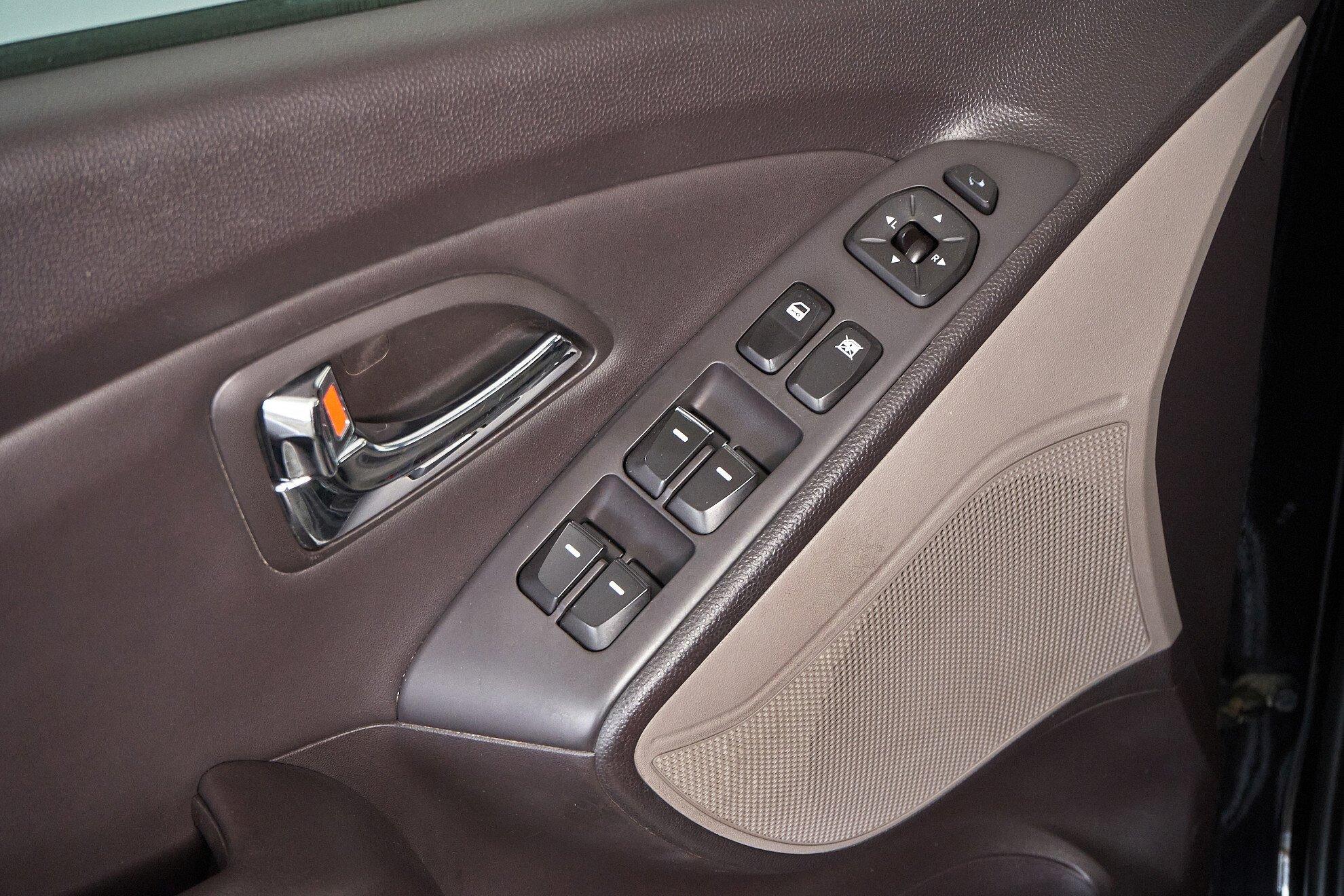 Hyundai ix35 2011, черный