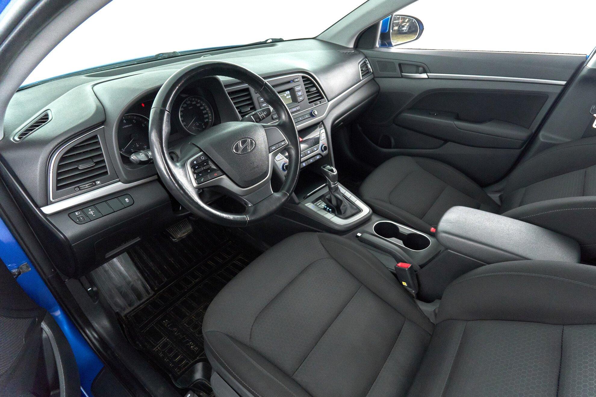 Hyundai Elantra 2018, синий