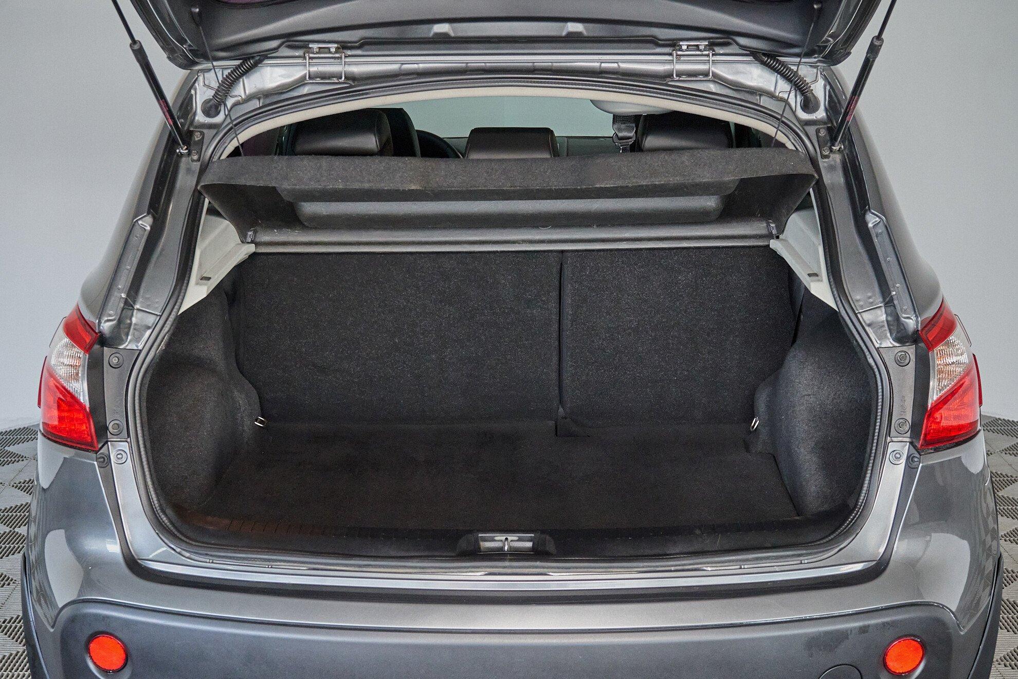 Nissan Qashqai 2012, серый