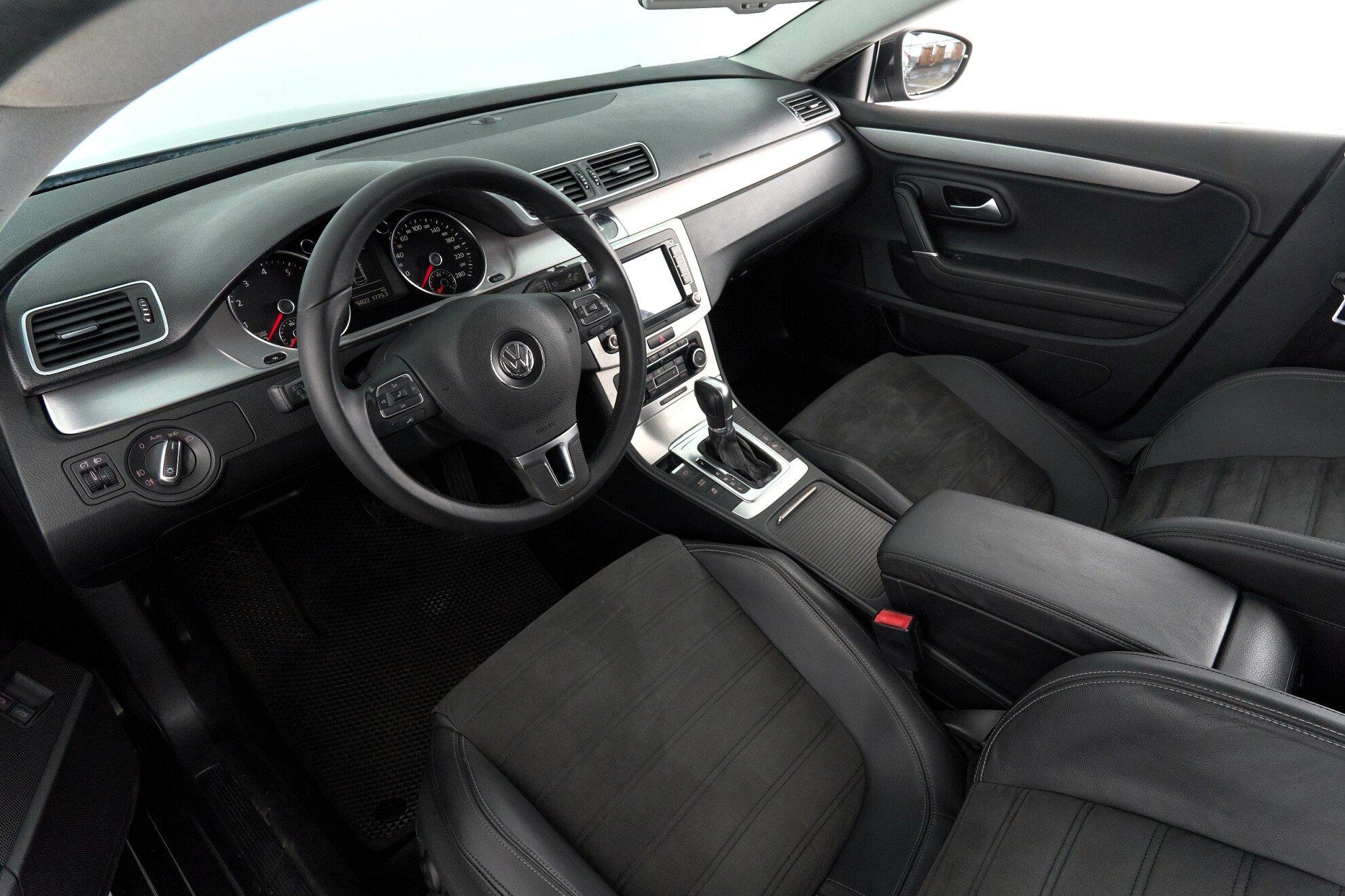 Volkswagen Passat CC 2011, серый