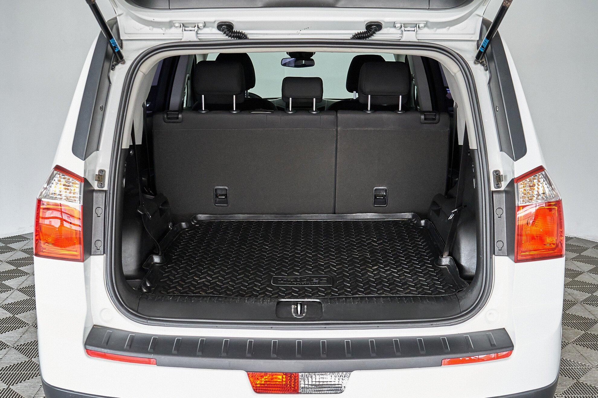Chevrolet Orlando 2014, белый