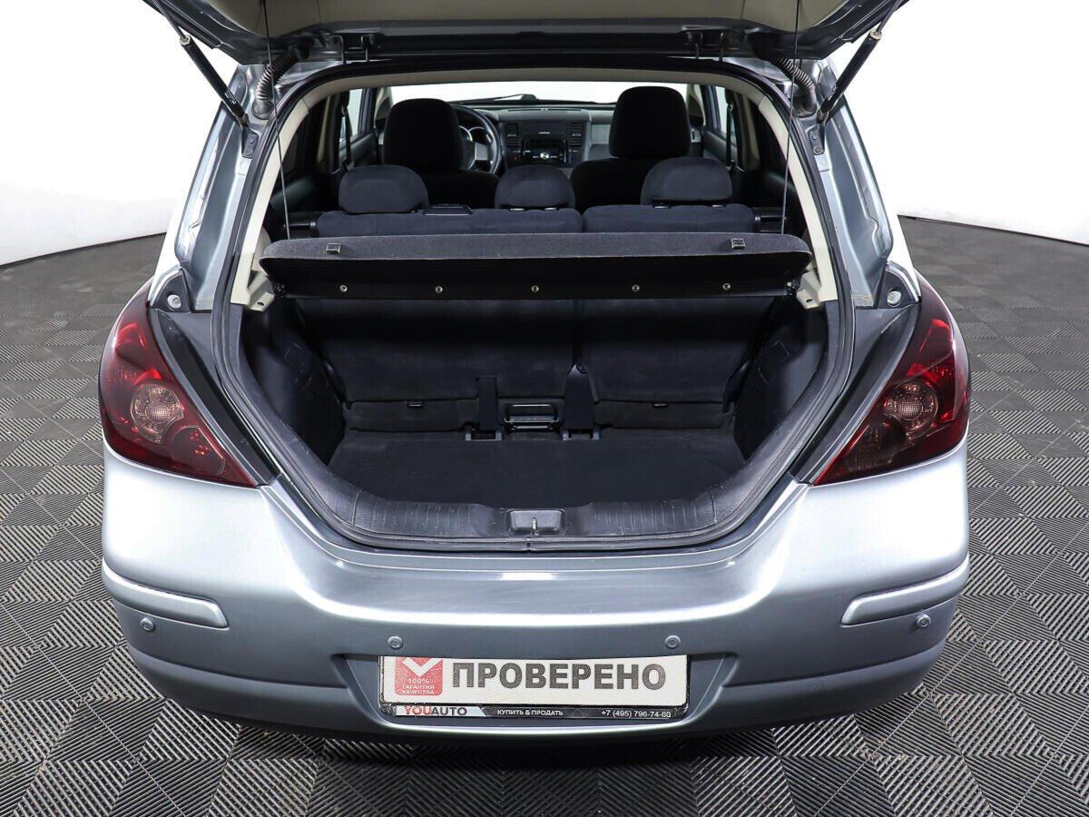 Nissan Tiida 2012, серый