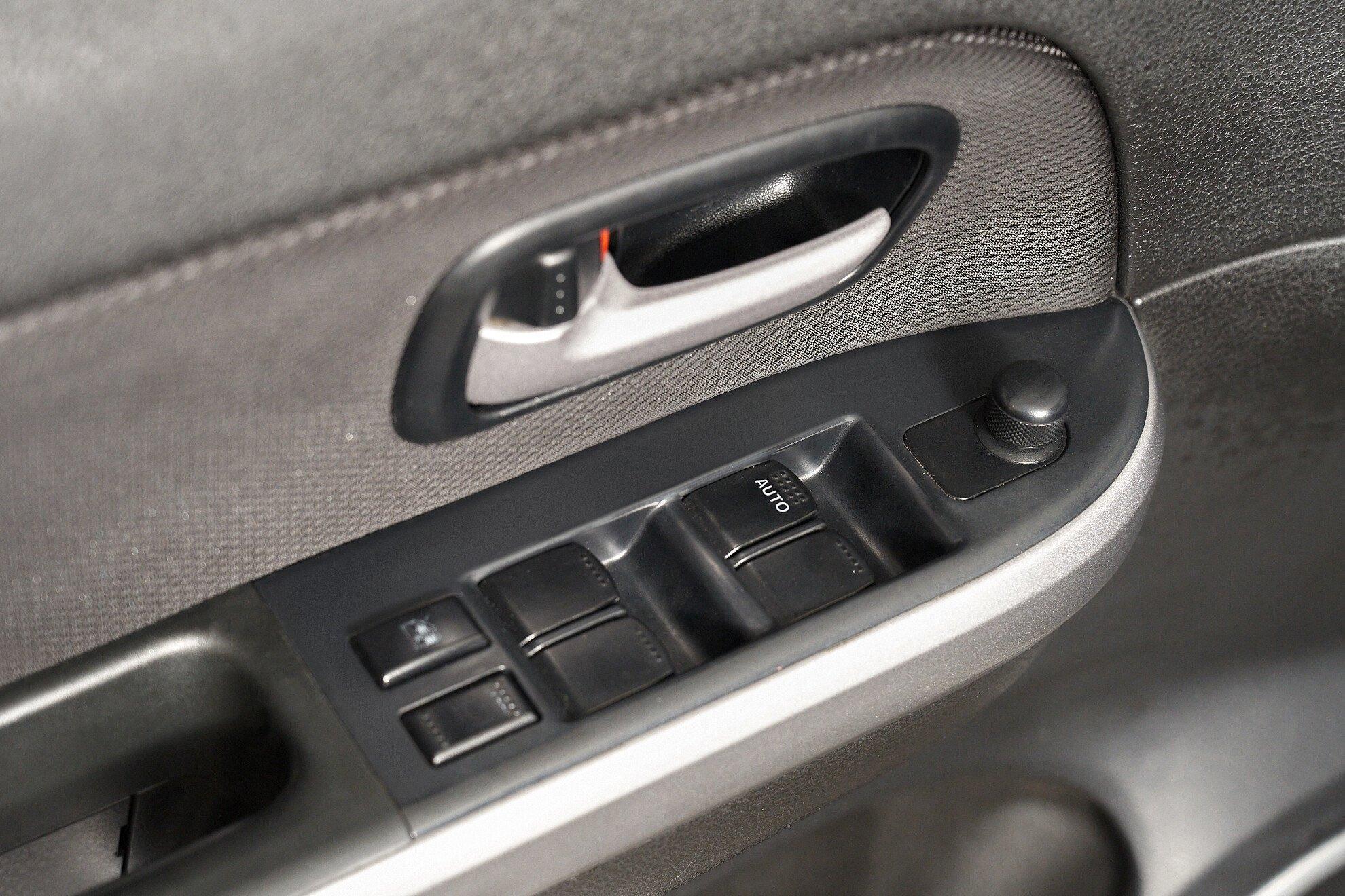 Suzuki Grand Vitara 2010, серебряный