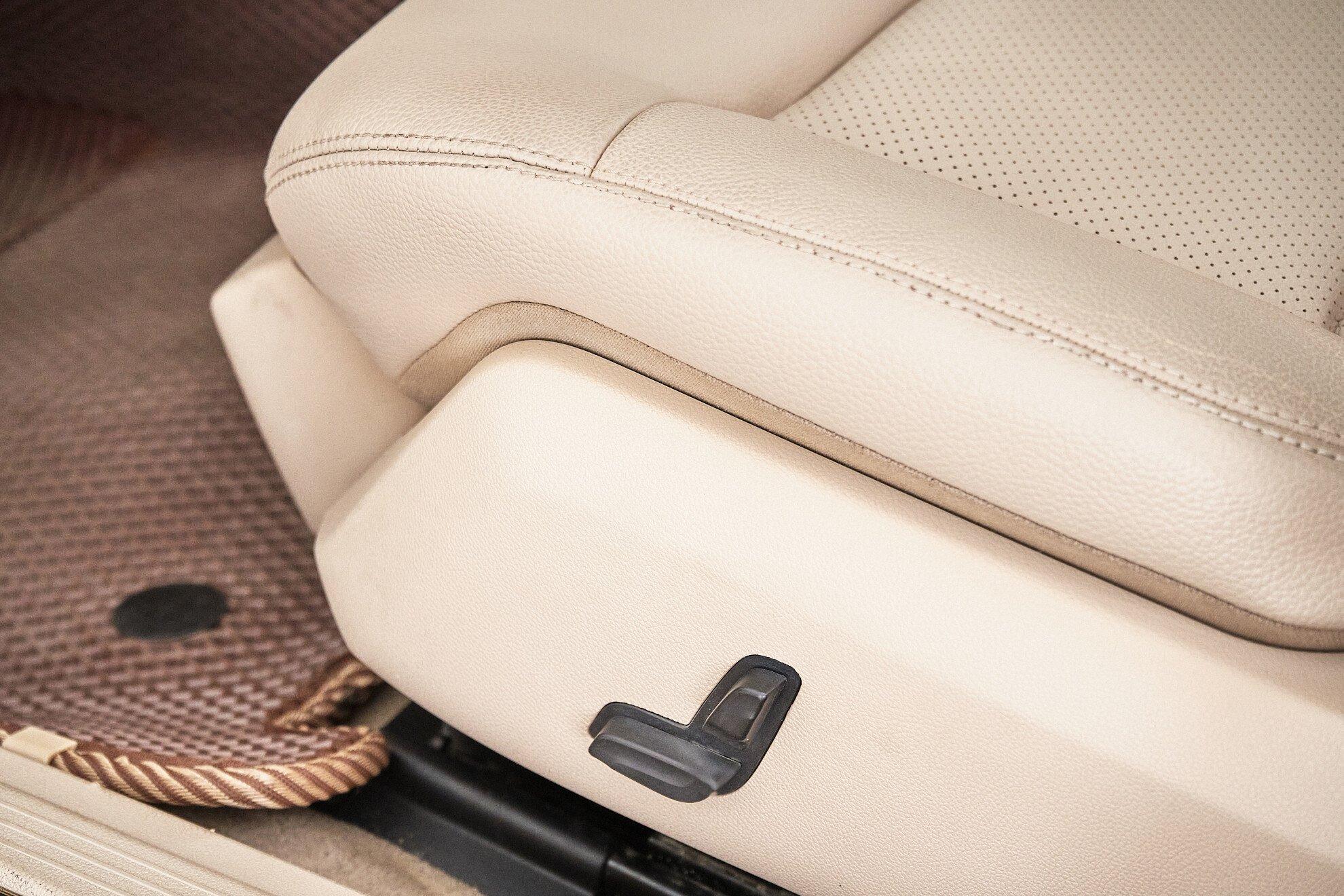 Mercedes-Benz E-Класс 2013, белый