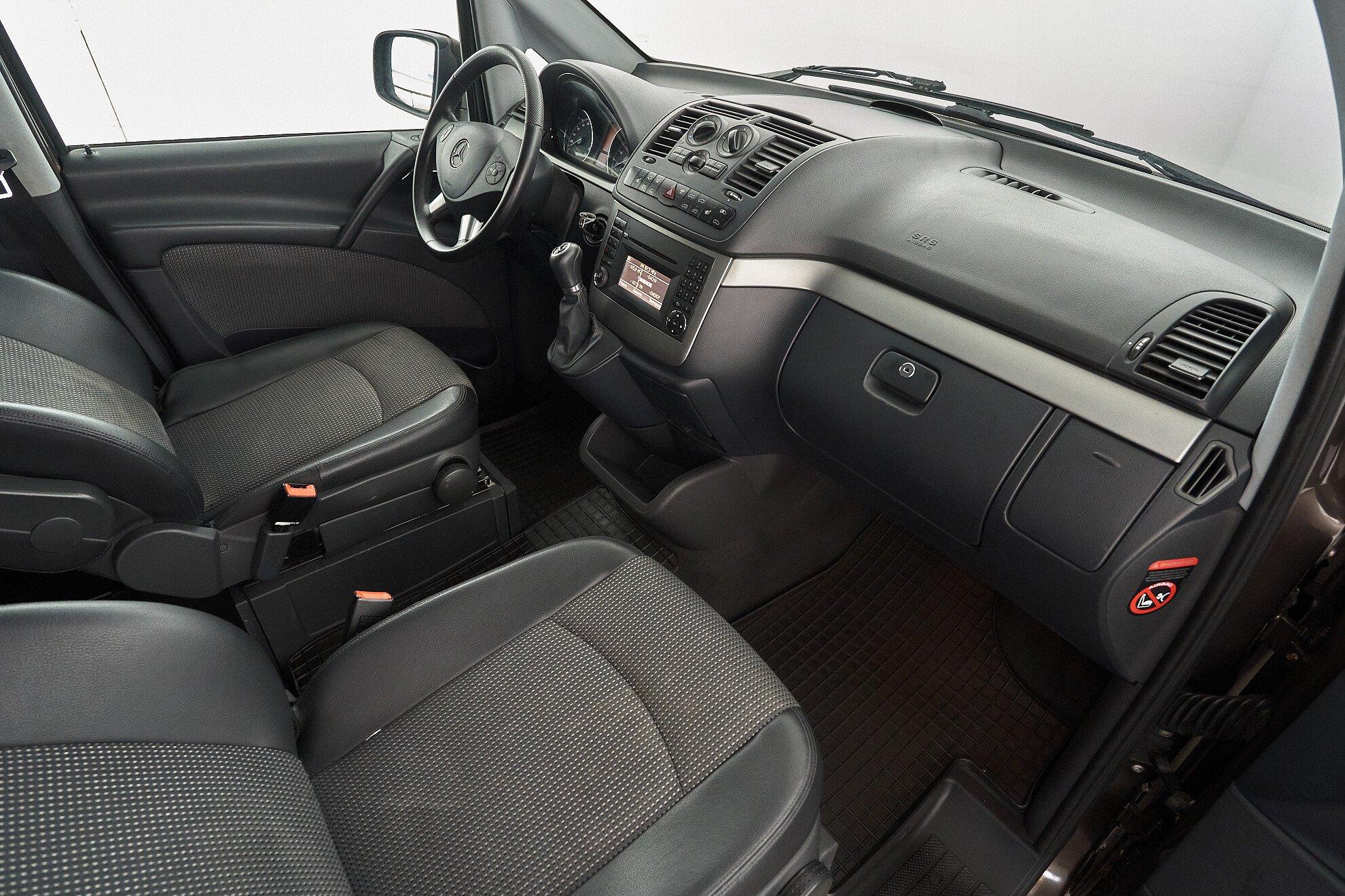 Mercedes-Benz Viano 2012, коричневый