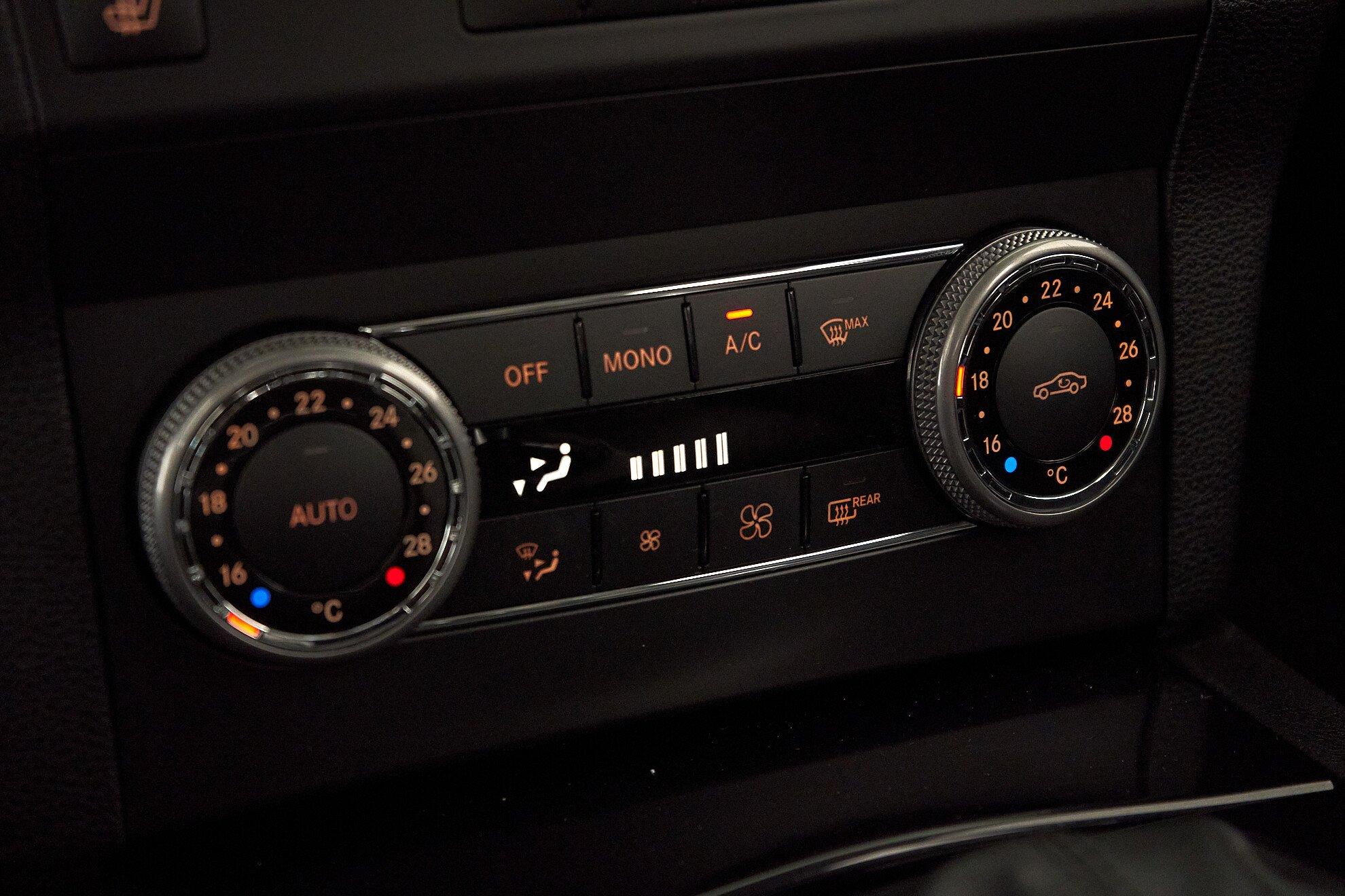 Mercedes-Benz GLK-Класс 2012, белый