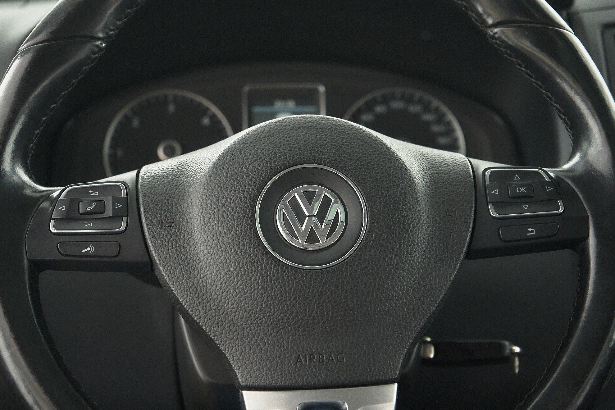 Volkswagen Multivan 2010, коричневый