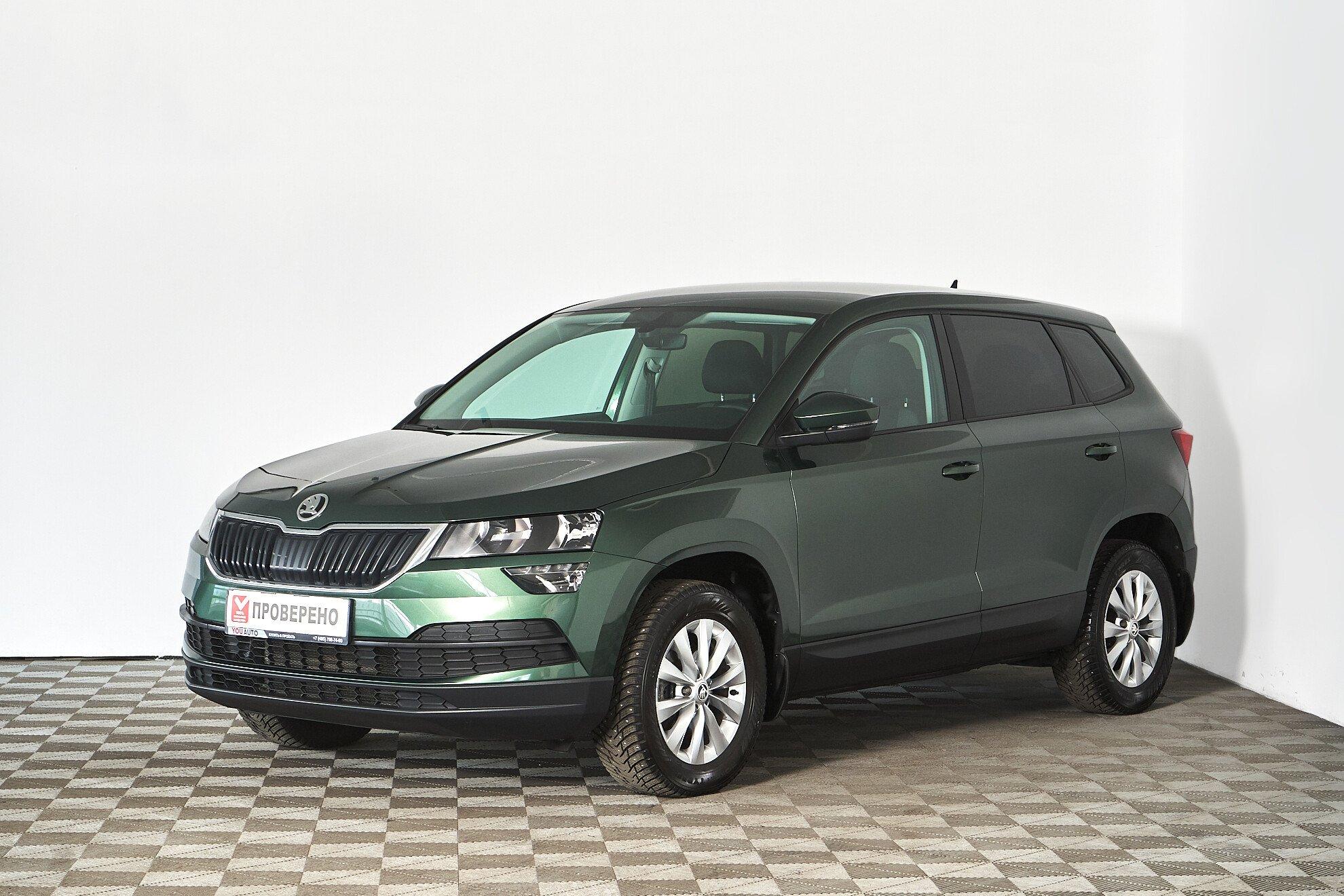 Skoda Karoq 2021, зеленый