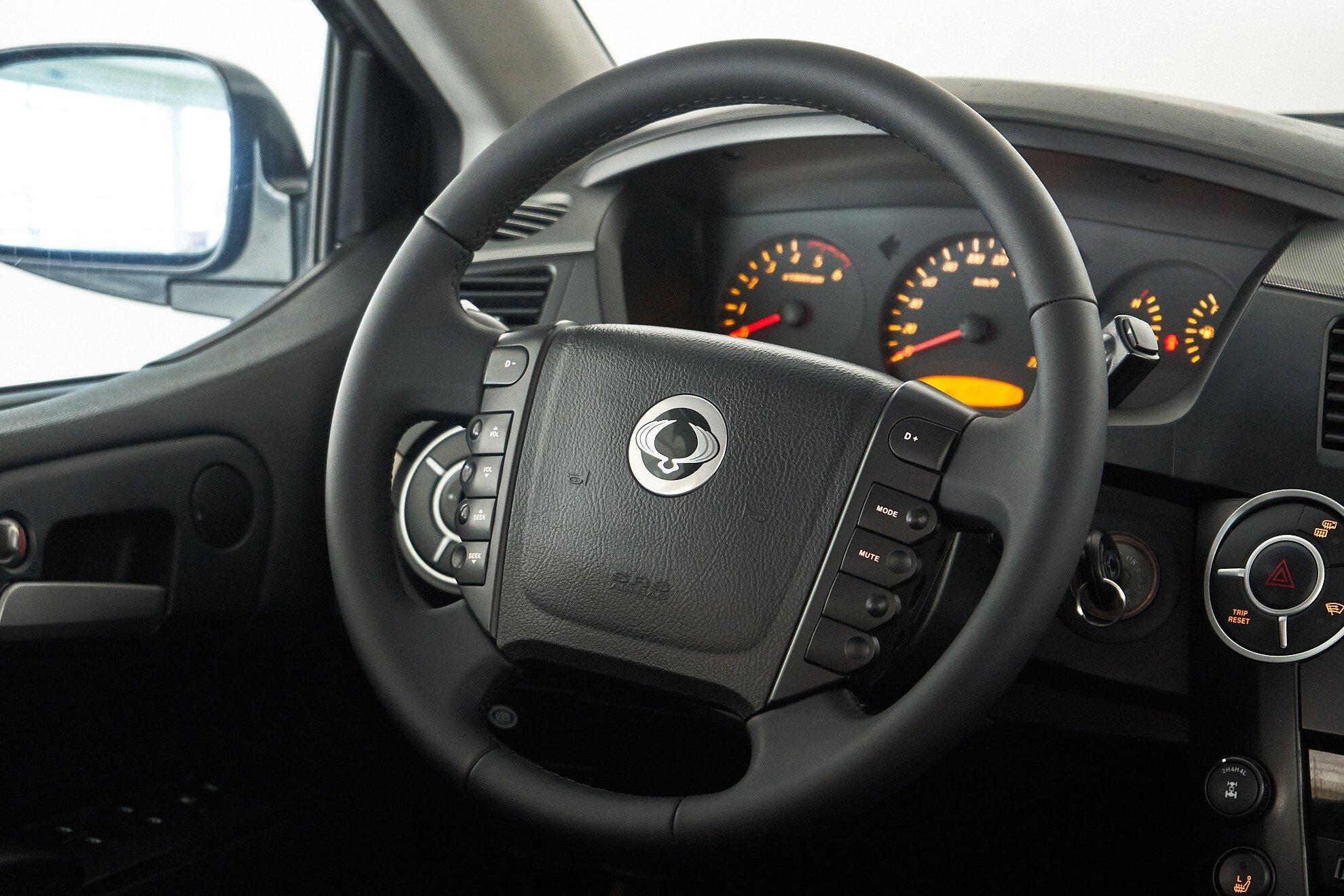 SsangYong Kyron 2012, черный