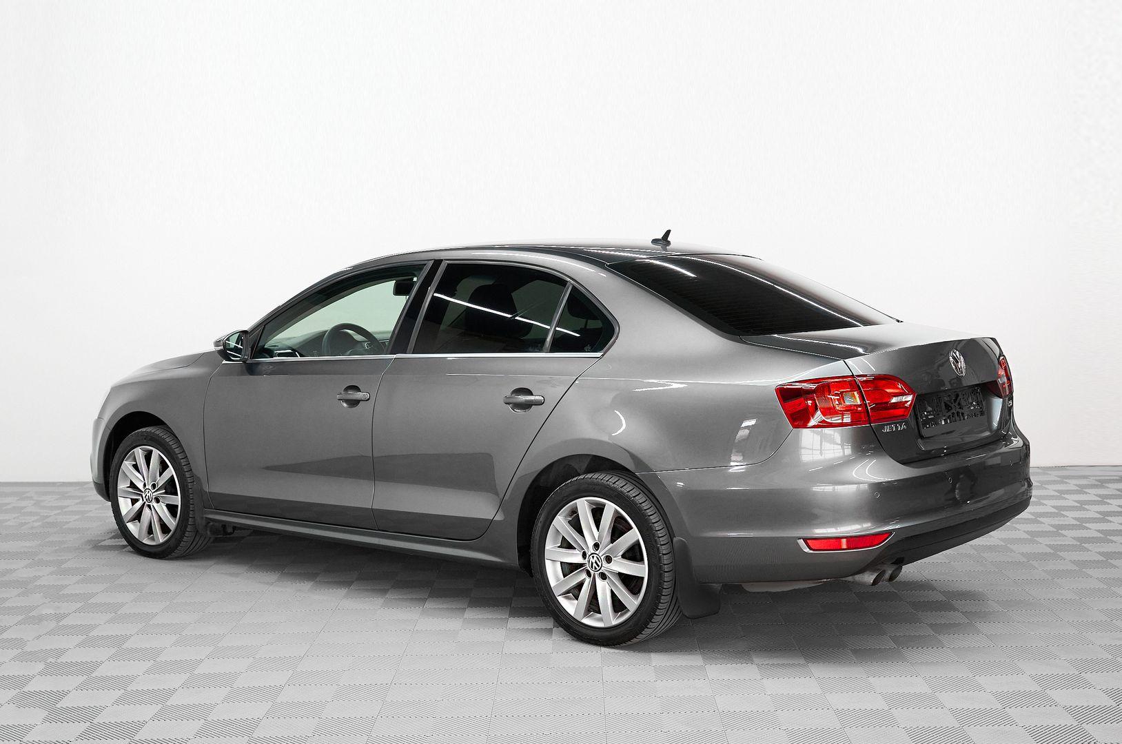 Volkswagen Jetta 2014, серый