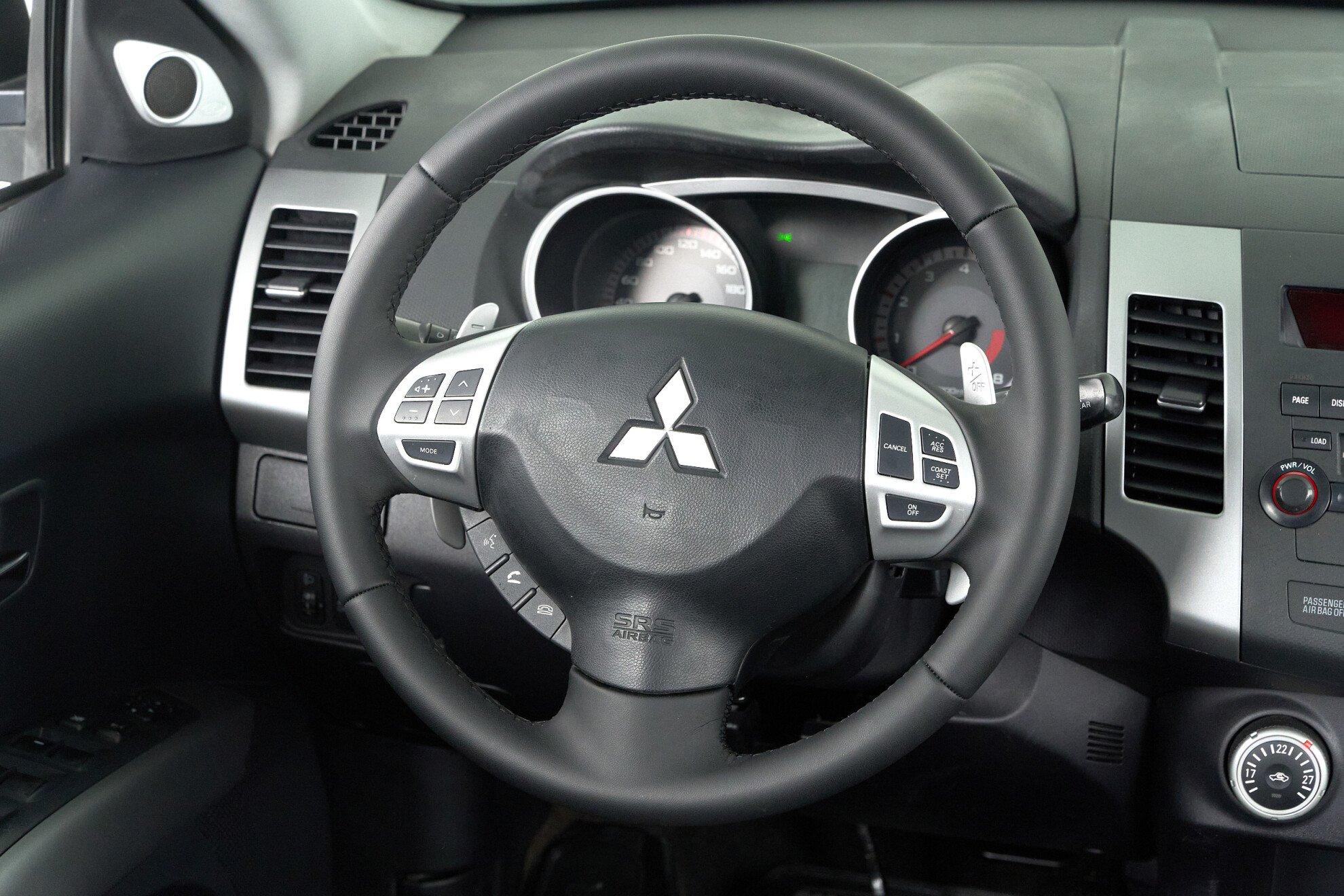 Mitsubishi Outlander 2008, черный