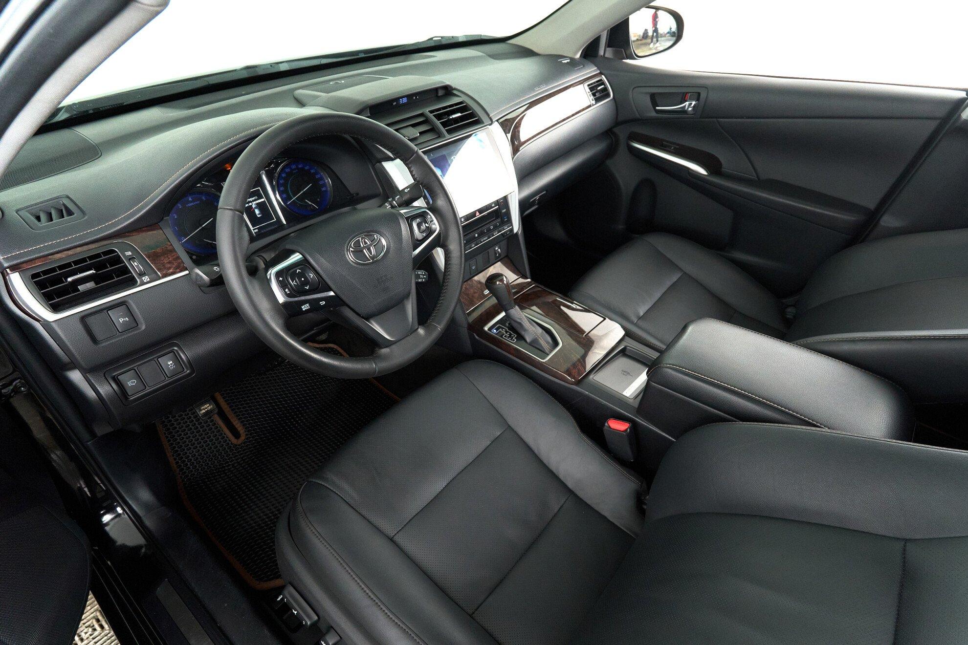 Toyota Camry 2016, черный
