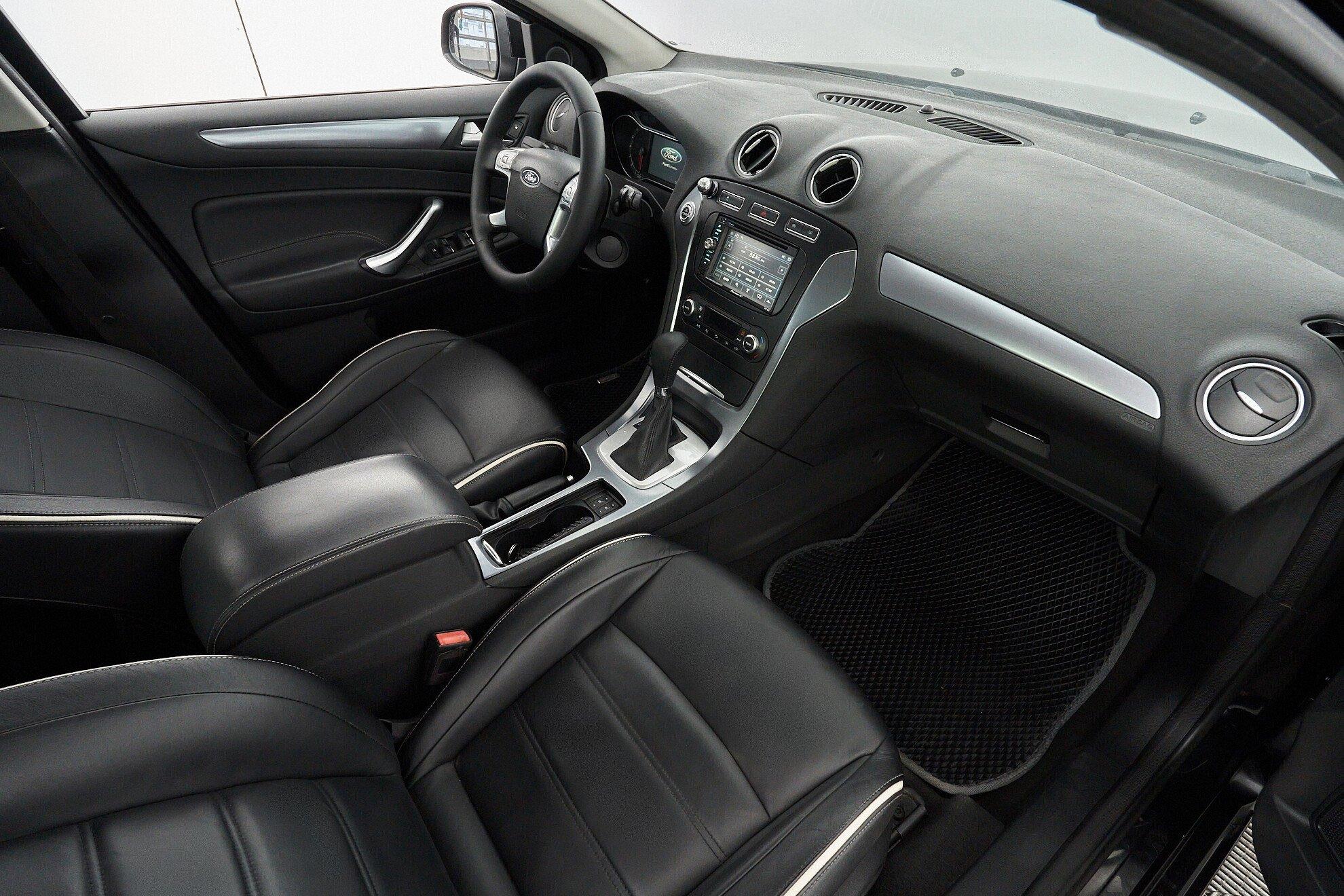 Ford Mondeo 2012, черный