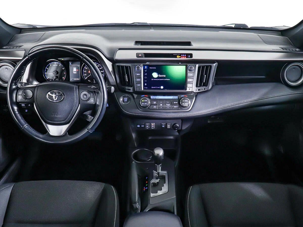Toyota RAV4 2019, белый