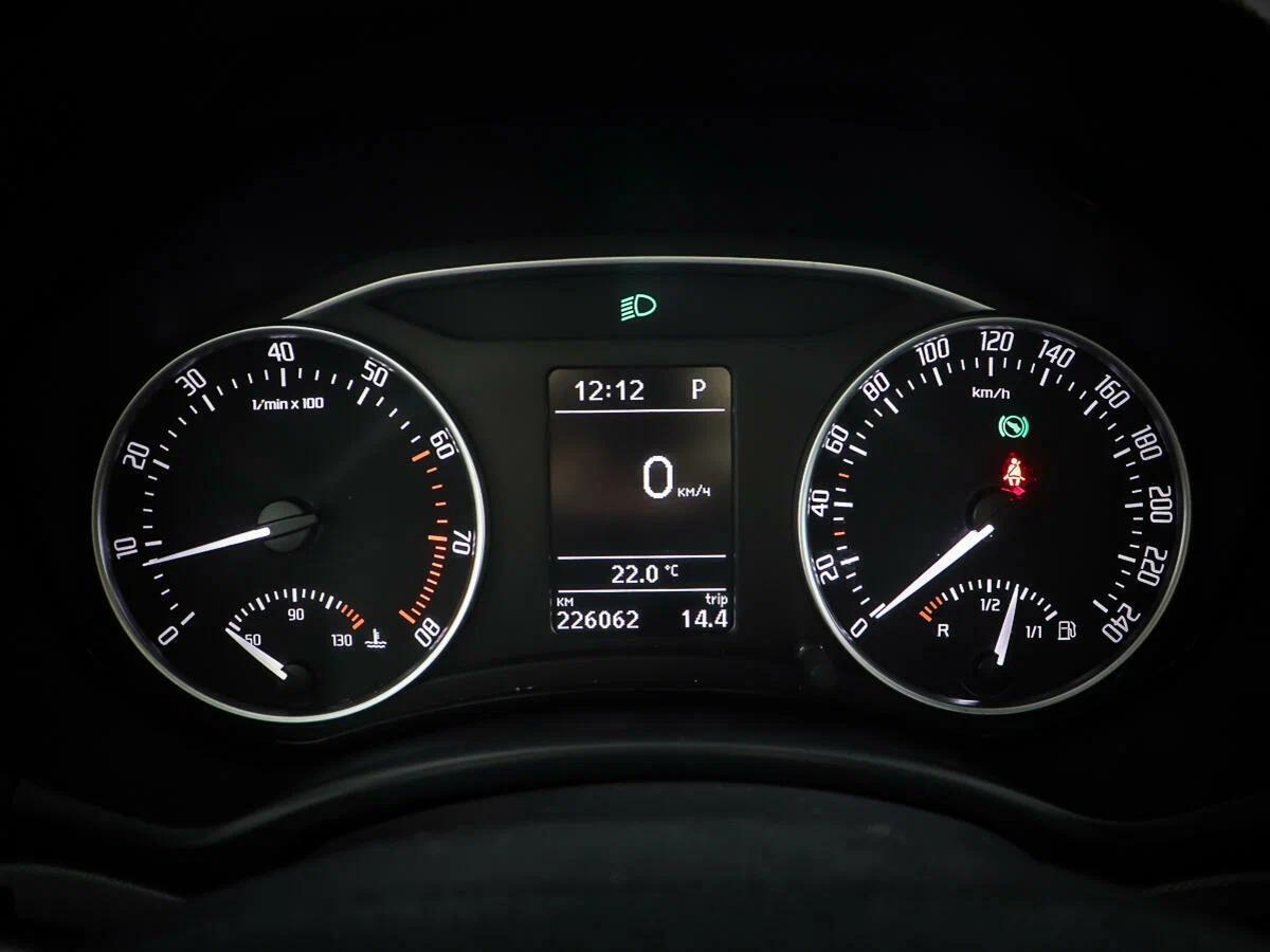 Skoda Octavia 2012, серебряный