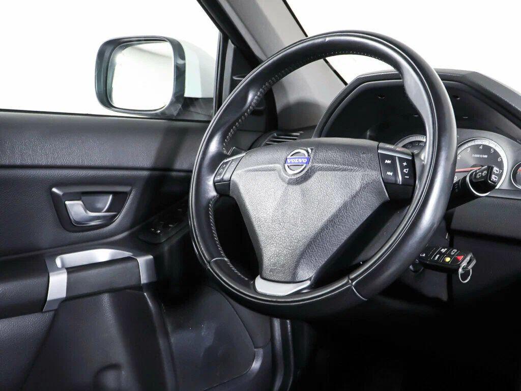 Volvo XC90 2013, белый