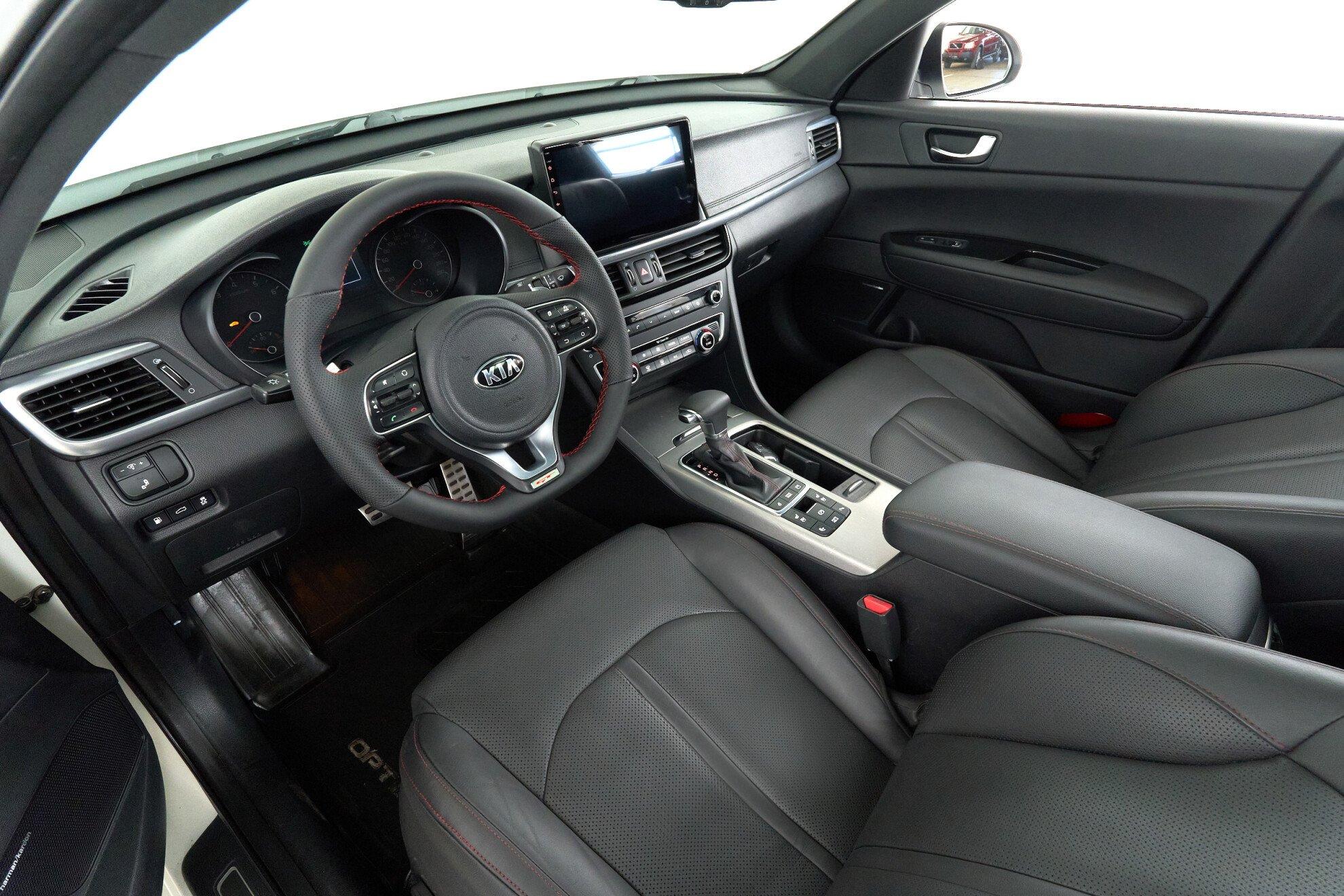 Kia Optima 2016, белый