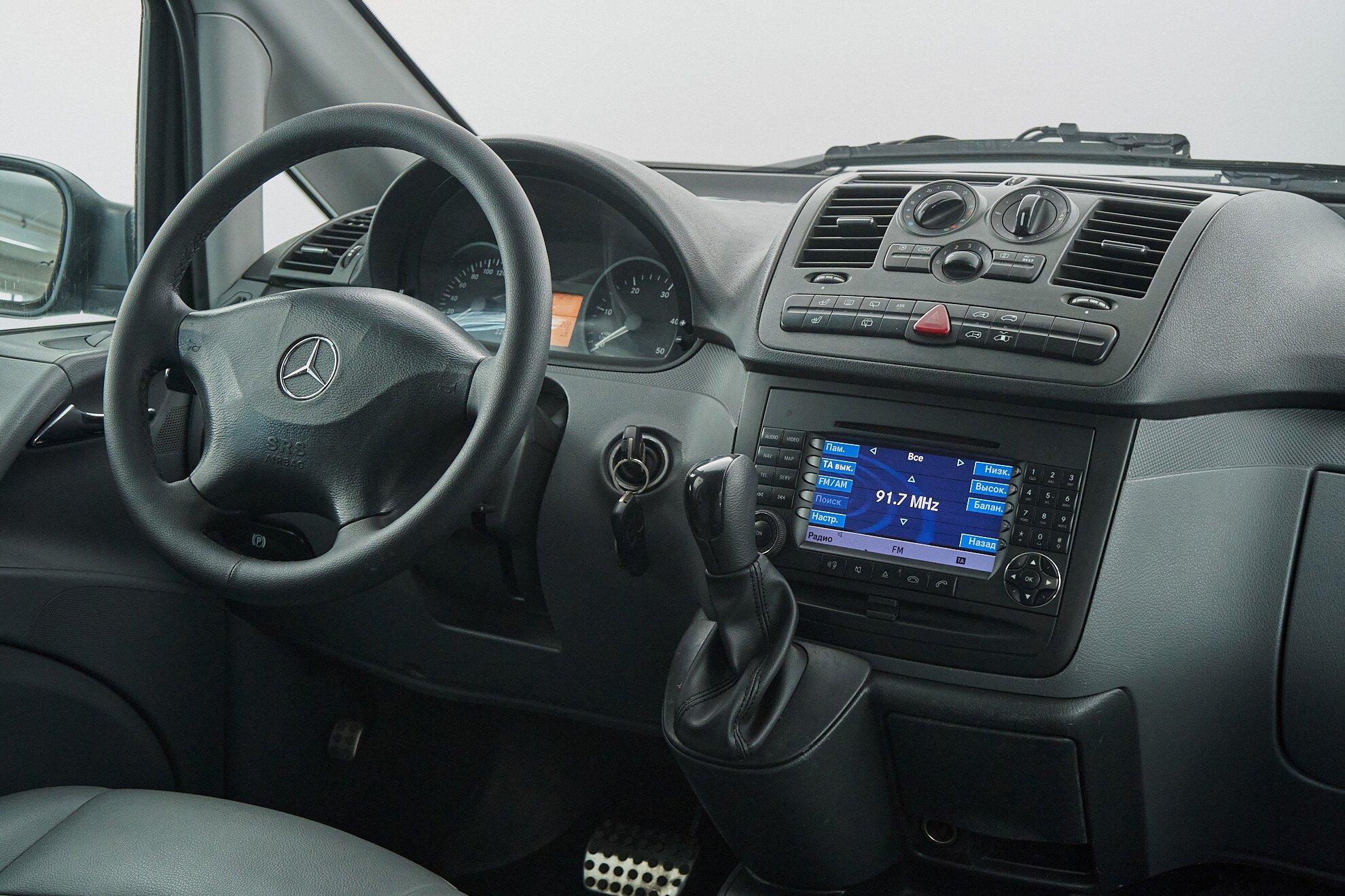 Mercedes-Benz Vito 2010, черный