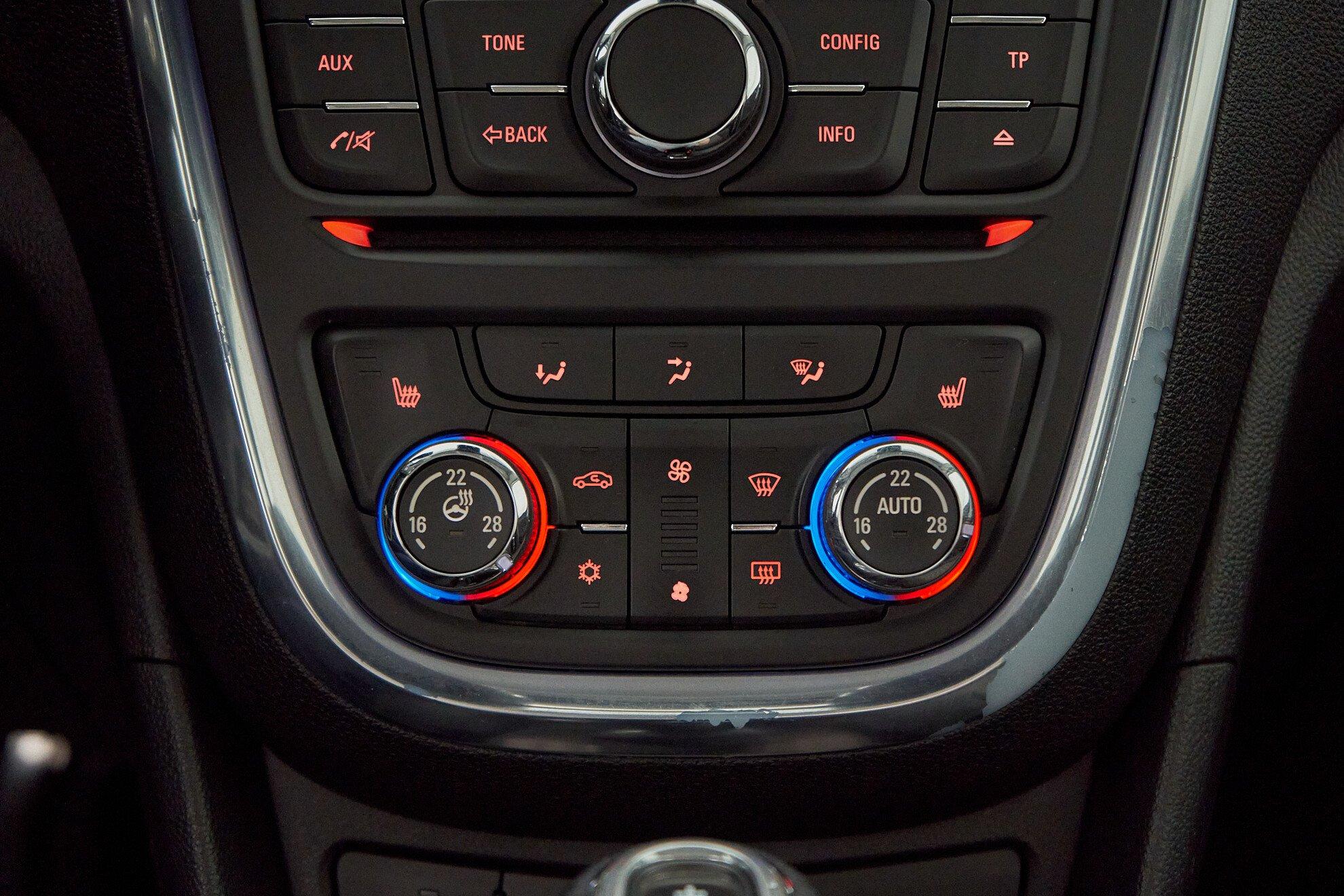 Opel Mokka 2012, коричневый