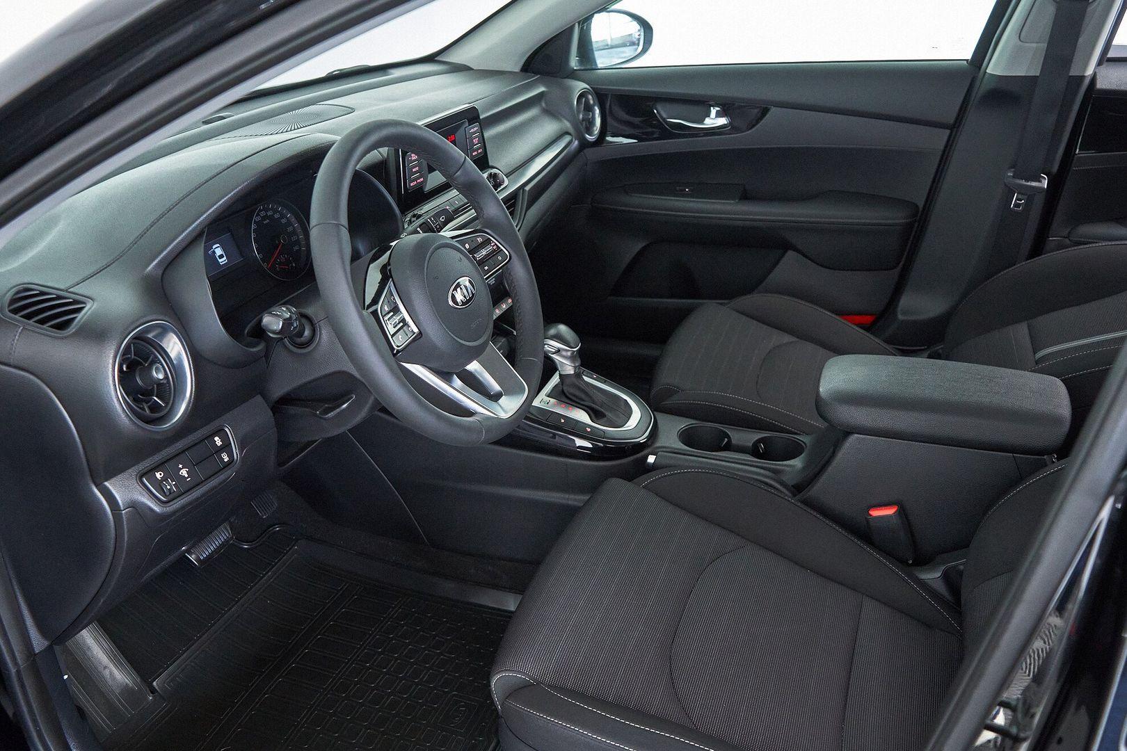 Kia Cerato 2018, черный