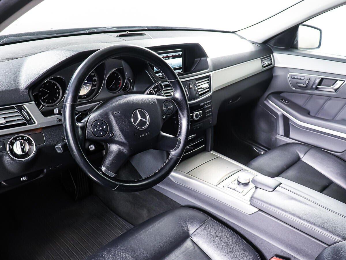 Mercedes-Benz E-Класс 2013, коричневый