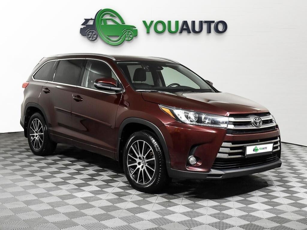 Toyota Highlander 2018, красный