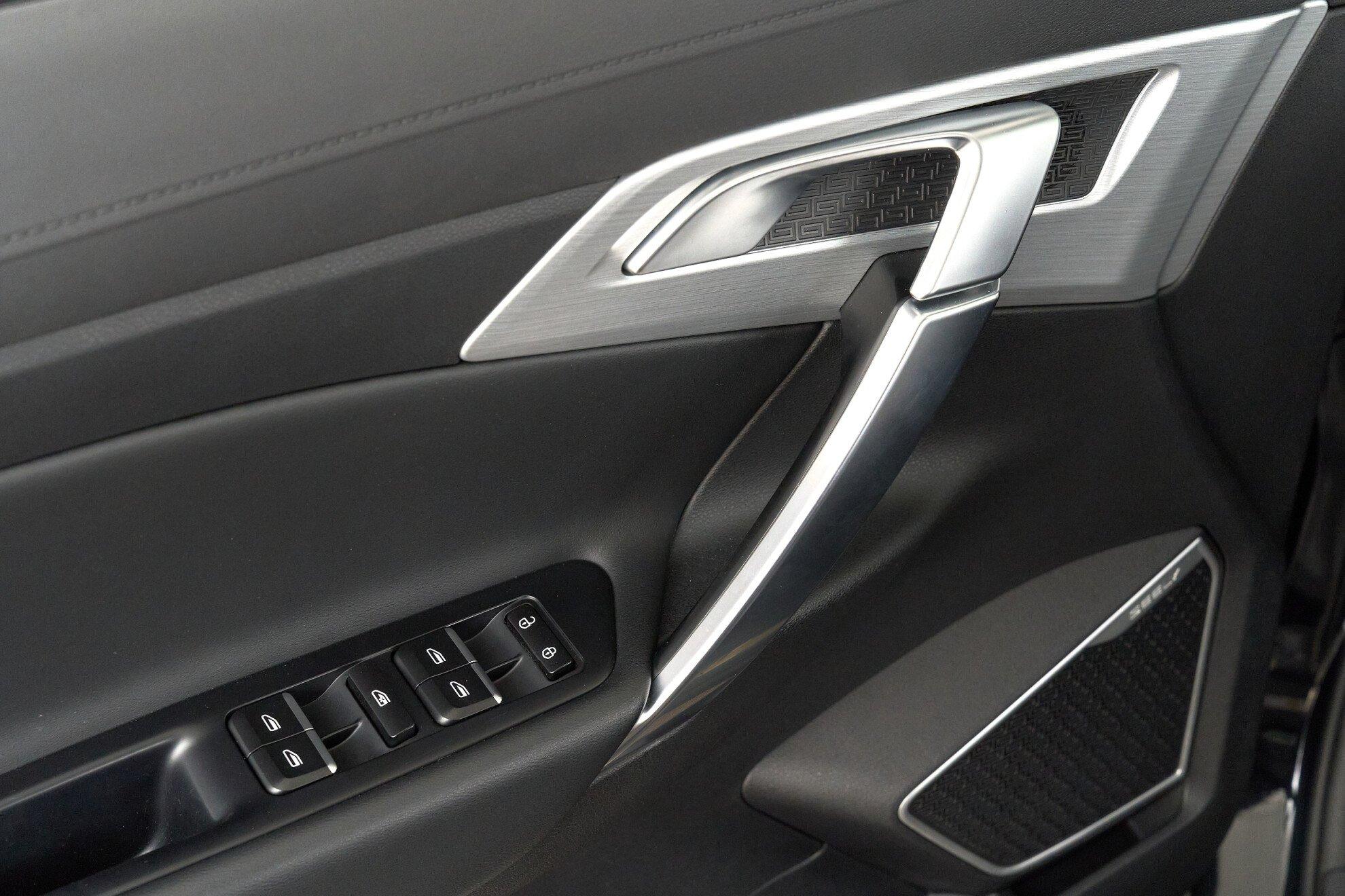 Geely Atlas 2018, черный