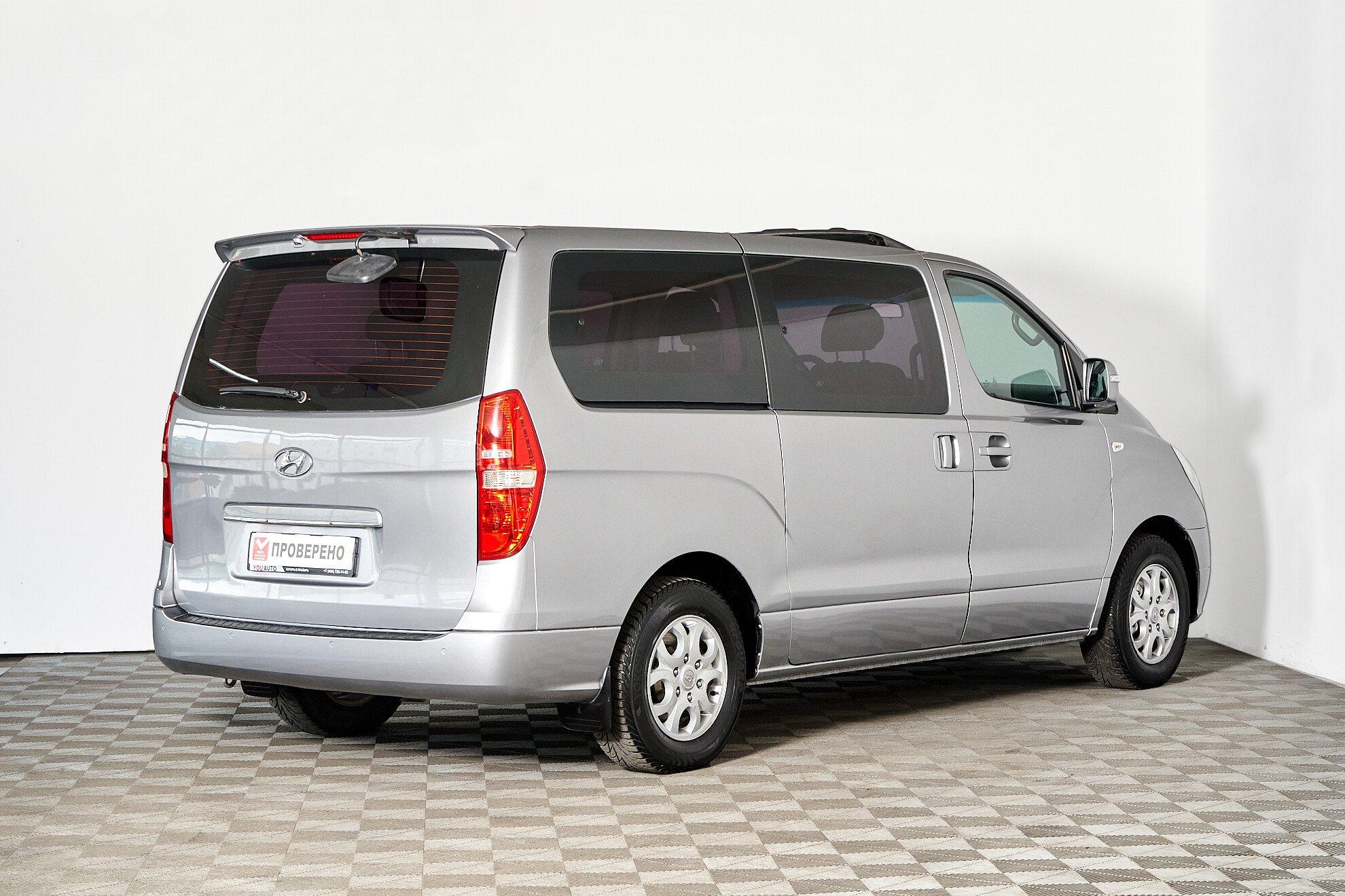 Hyundai Grand Starex 2012, серебряный