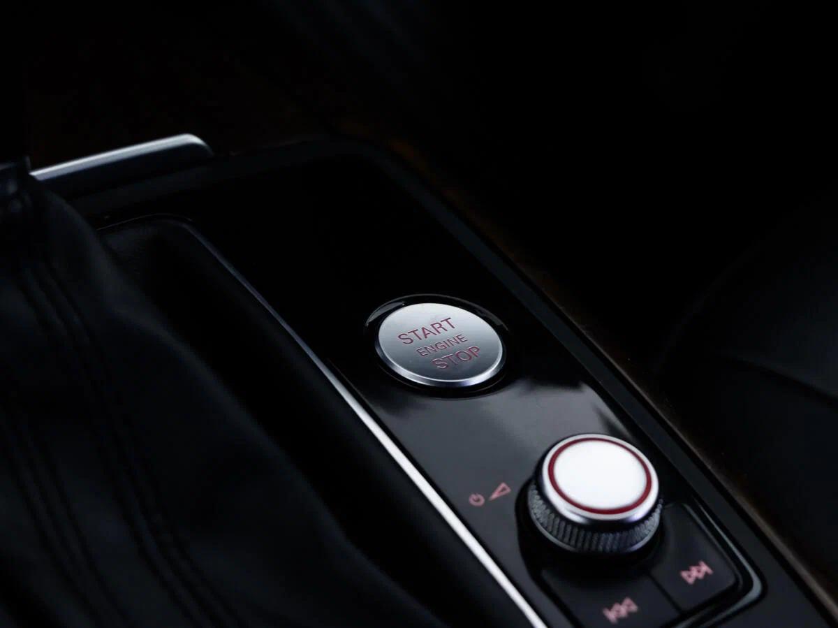 Audi A6 allroad 2014, черный