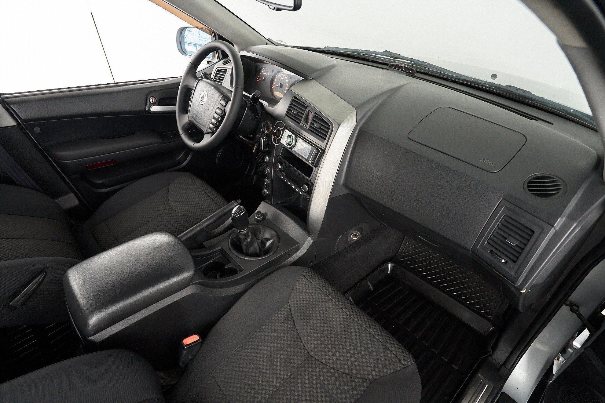 SsangYong Kyron 2013, серебряный