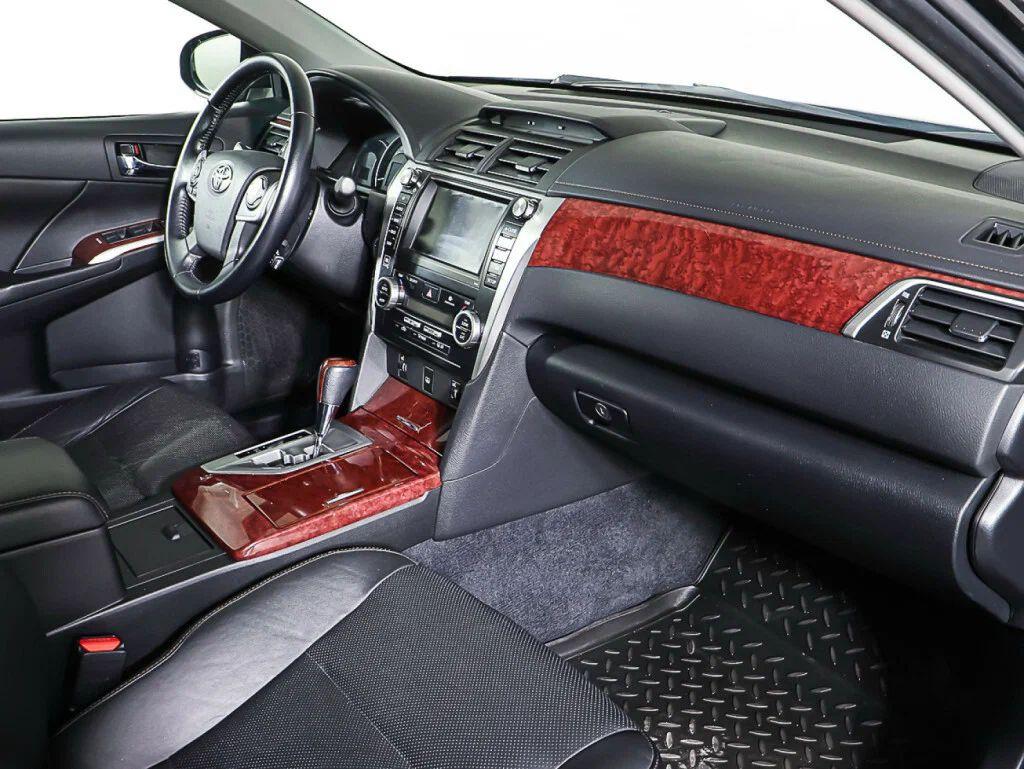 Toyota Camry 2014, черный