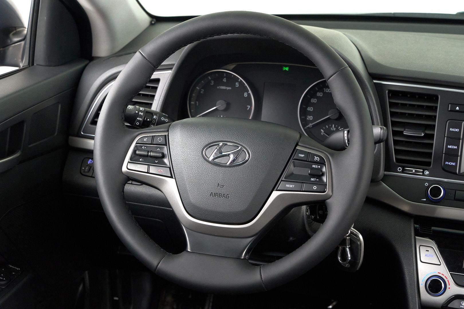 Hyundai Elantra 2016, голубой
