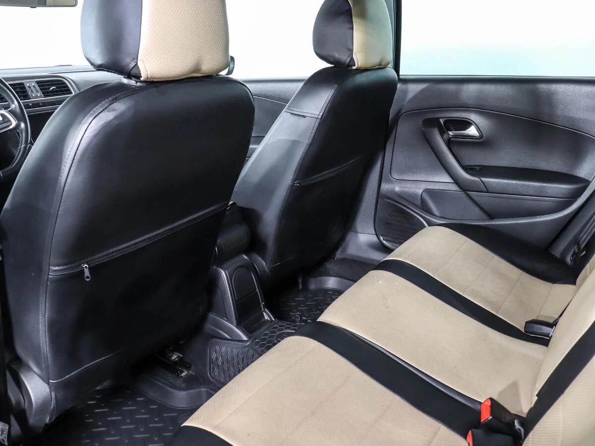 Volkswagen Polo 2015, черный