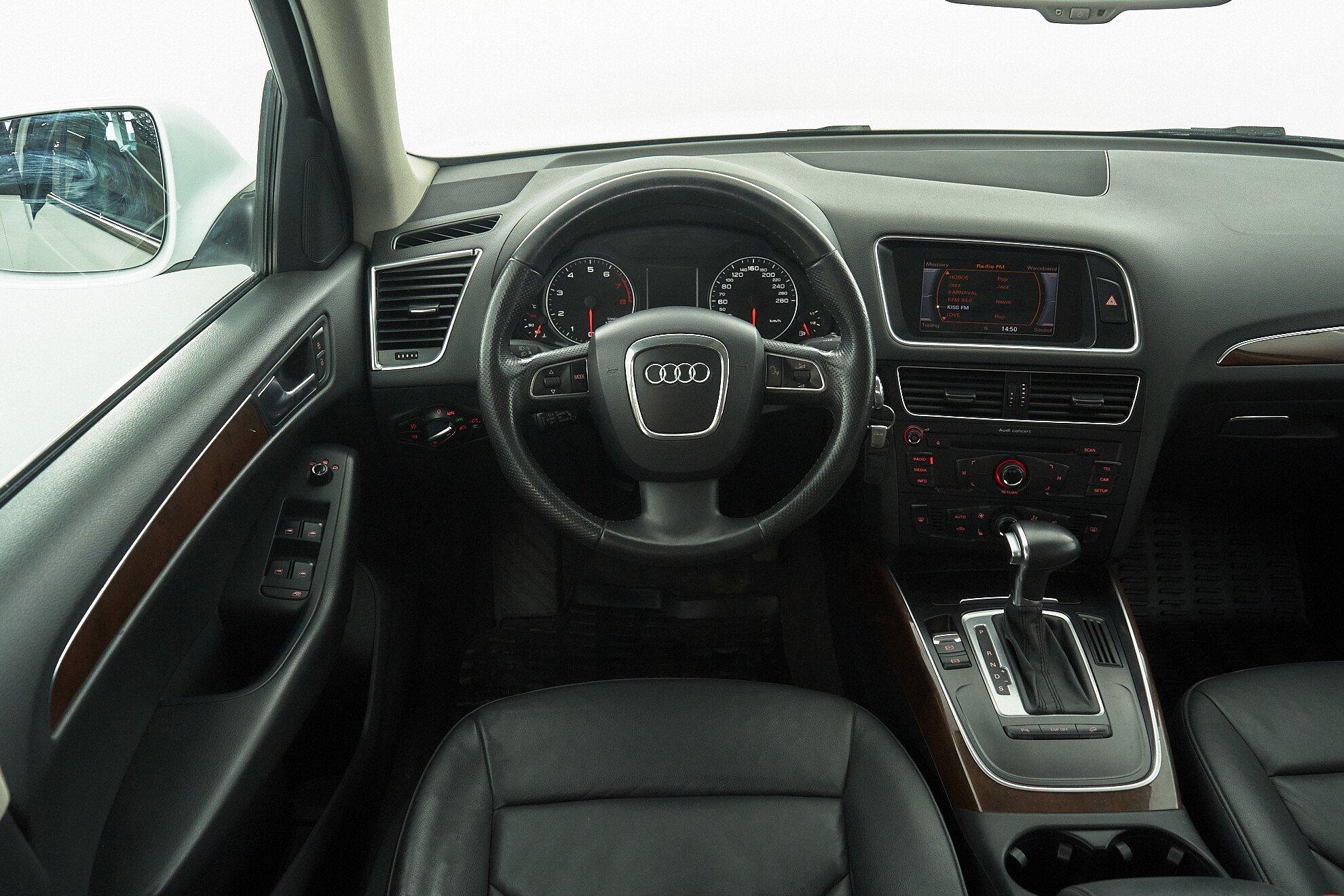 Audi Q5 2012, белый