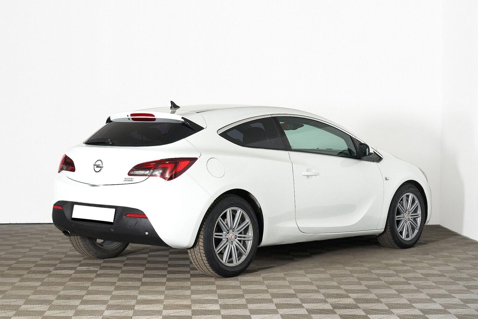 Opel Astra 2014, белый