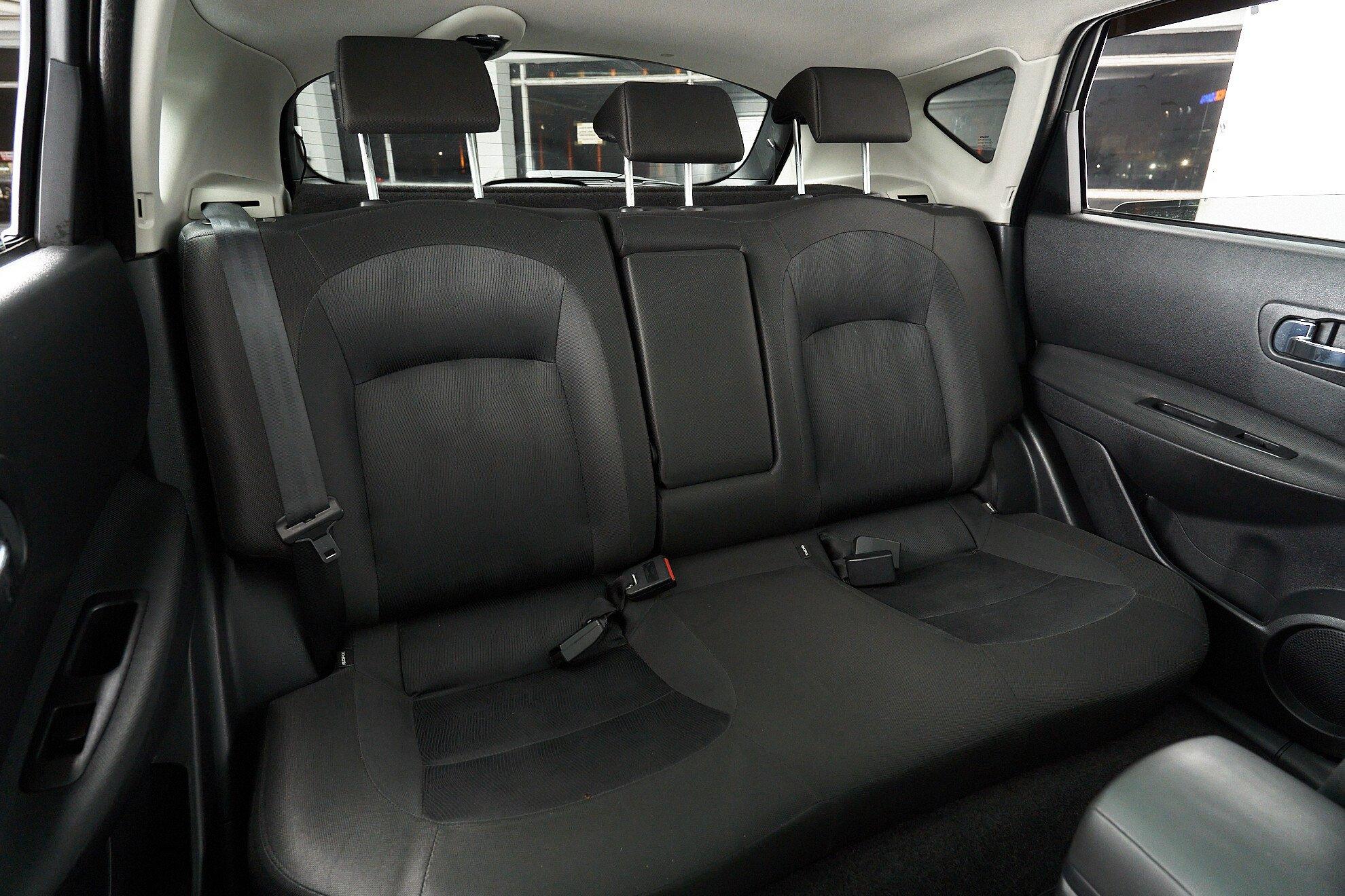 Nissan Qashqai 2012, черный