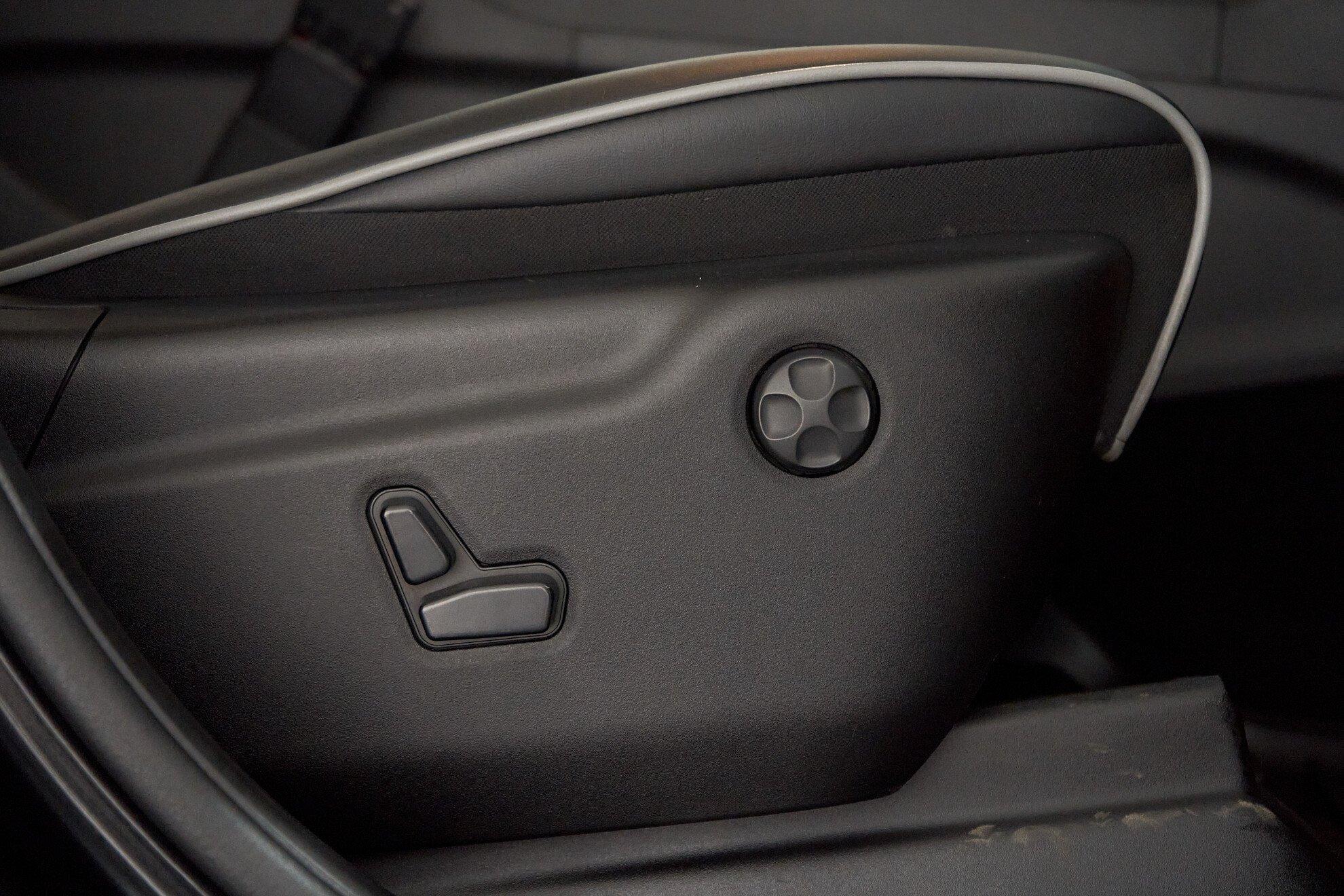 Jeep Grand Cherokee 2011, черный