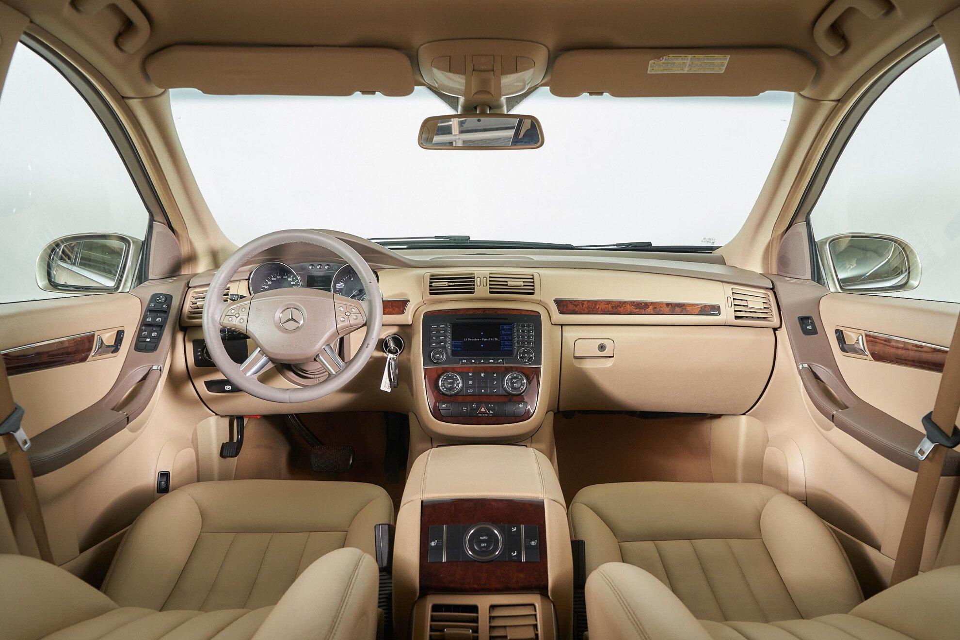 Mercedes-Benz R-Класс 2008, бежевый