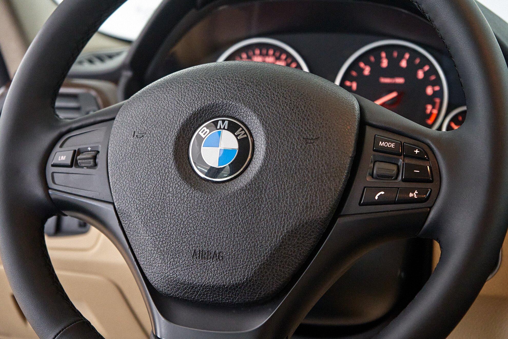 BMW 3 серии 2012, черный