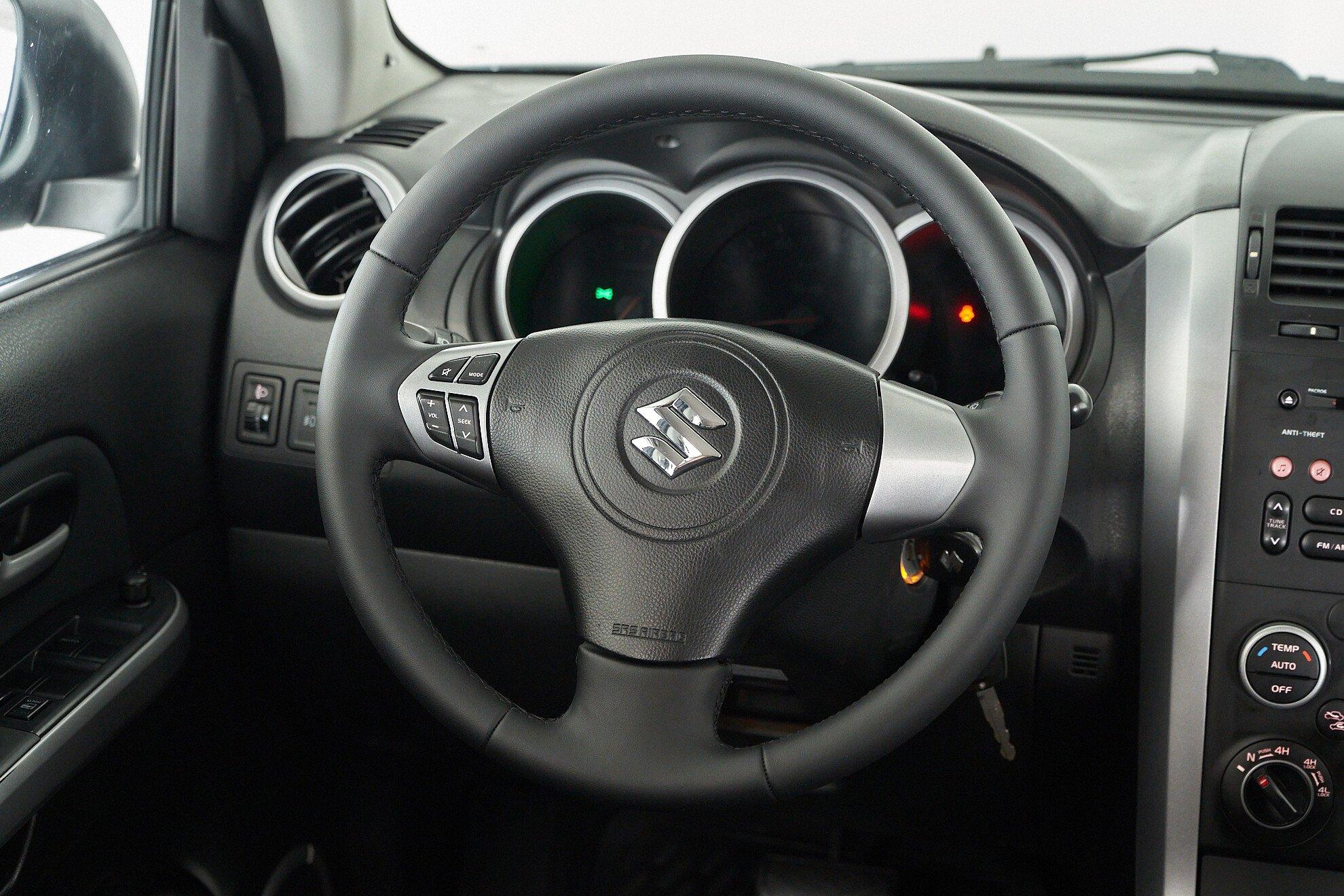 Suzuki Grand Vitara 2014, черный