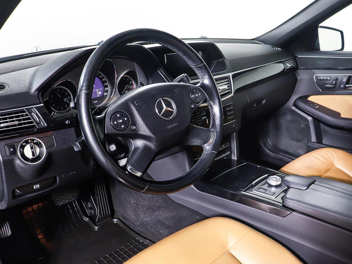 Mercedes-Benz E-Класс 2011, черный