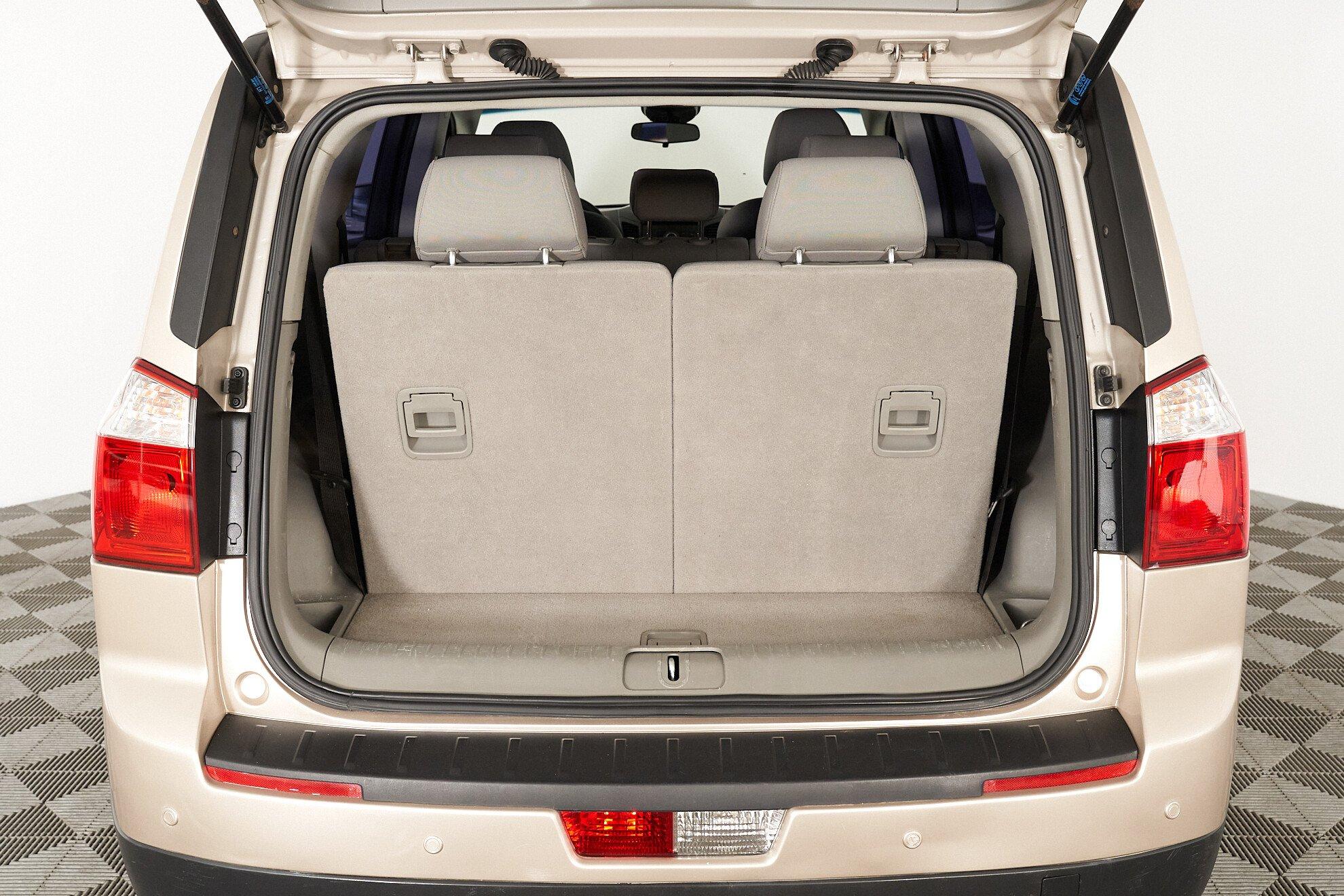 Chevrolet Orlando 2011, бежевый
