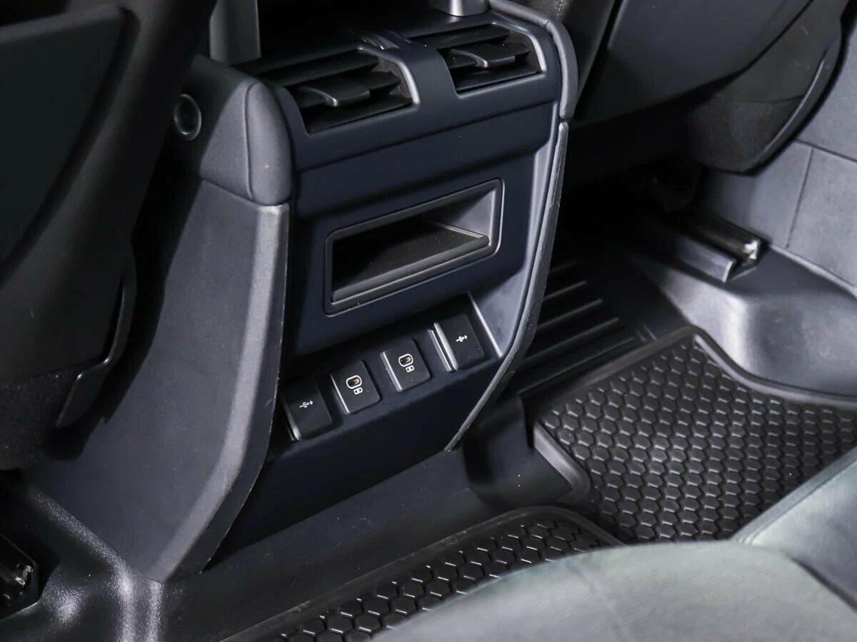 Land Rover Defender 2019, белый