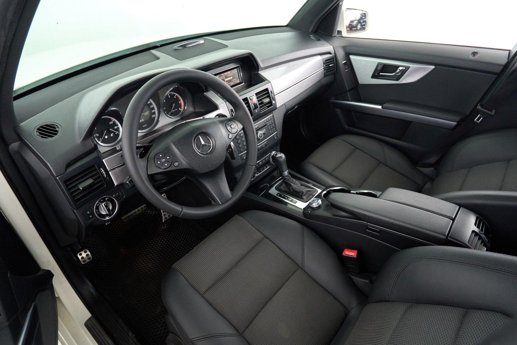 Mercedes-Benz GLK-Класс 2012, белый