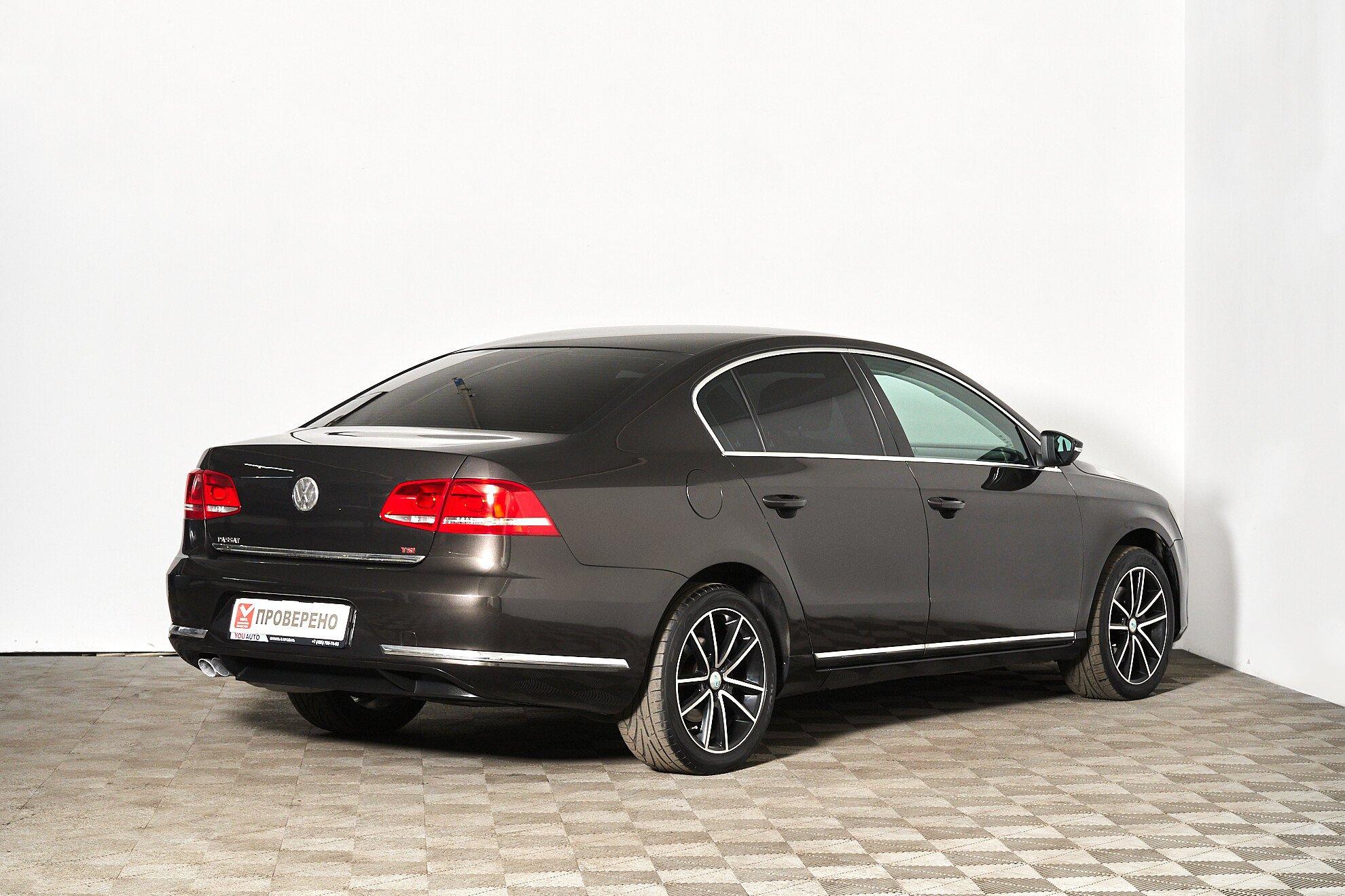 Volkswagen Passat 2011, серый